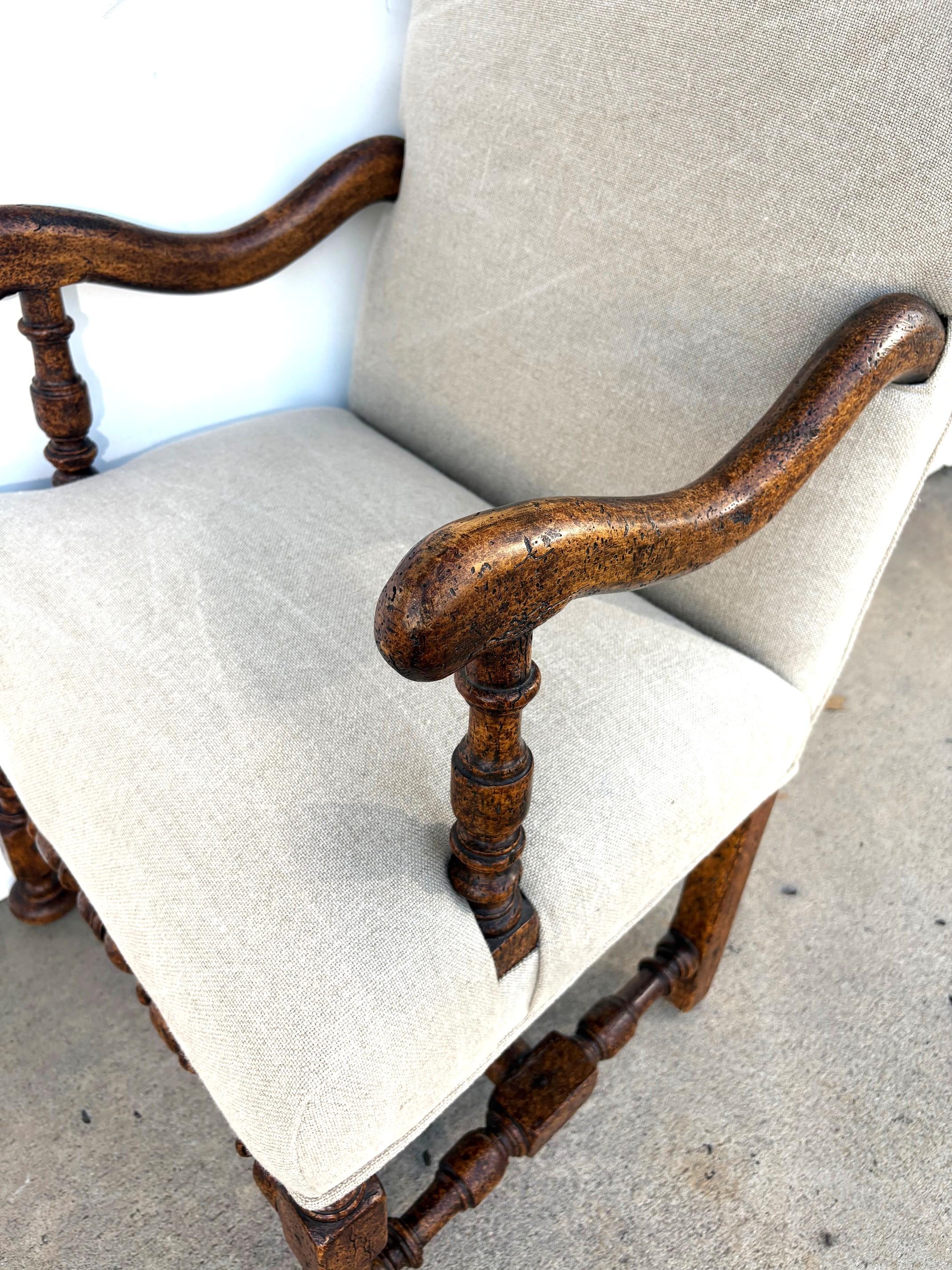 Georgian Style Dining Chairs Set Of 8 In Good Condition For Sale In Pomona, CA