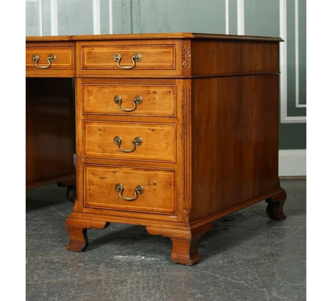 Georgian Style Directors Twin Pedestal Walnut Desk with Green Leather Top In Good Condition In Pulborough, GB