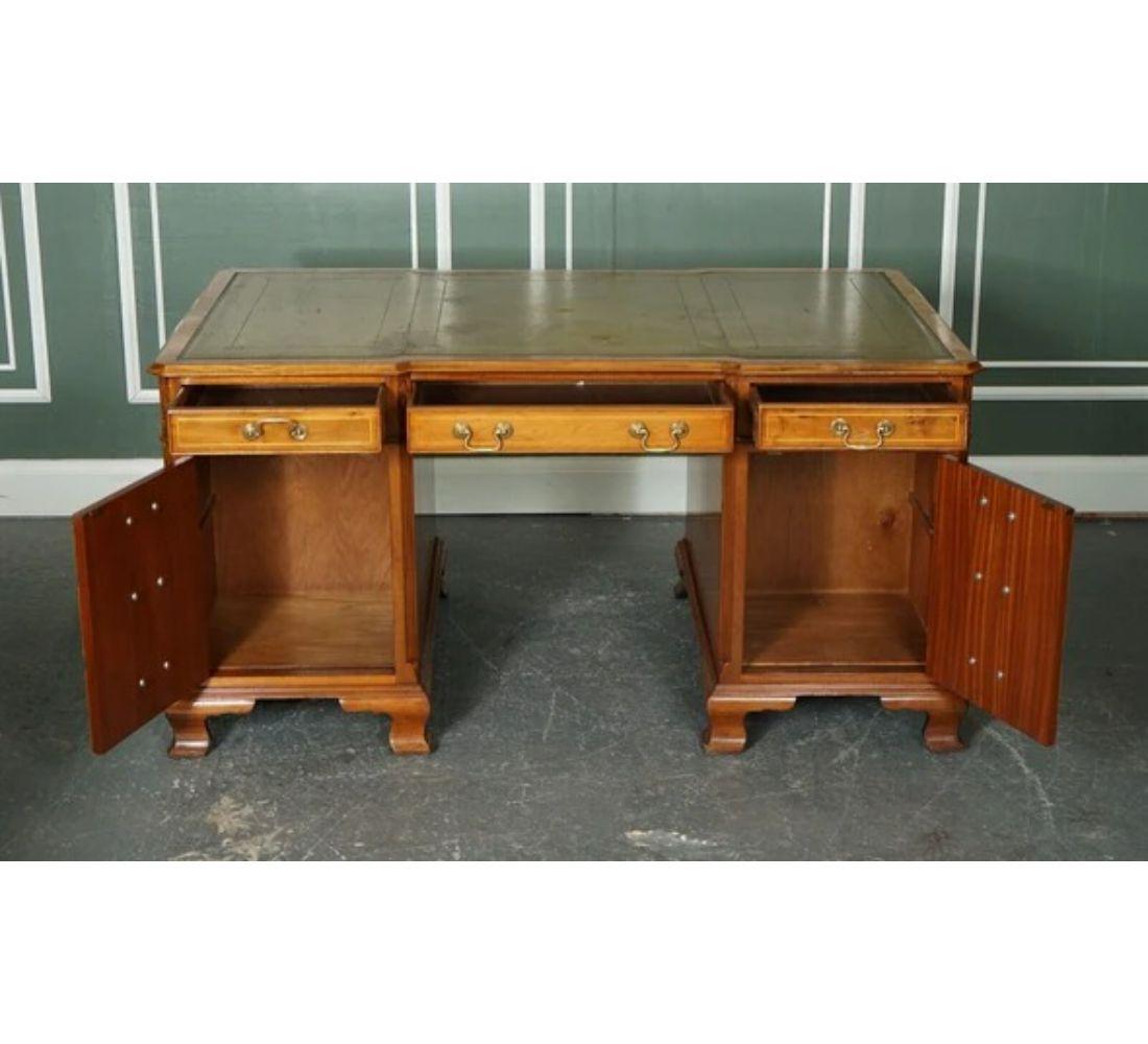 Georgian Style Directors Twin Pedestal Walnut Desk with Green Leather Top For Sale 1