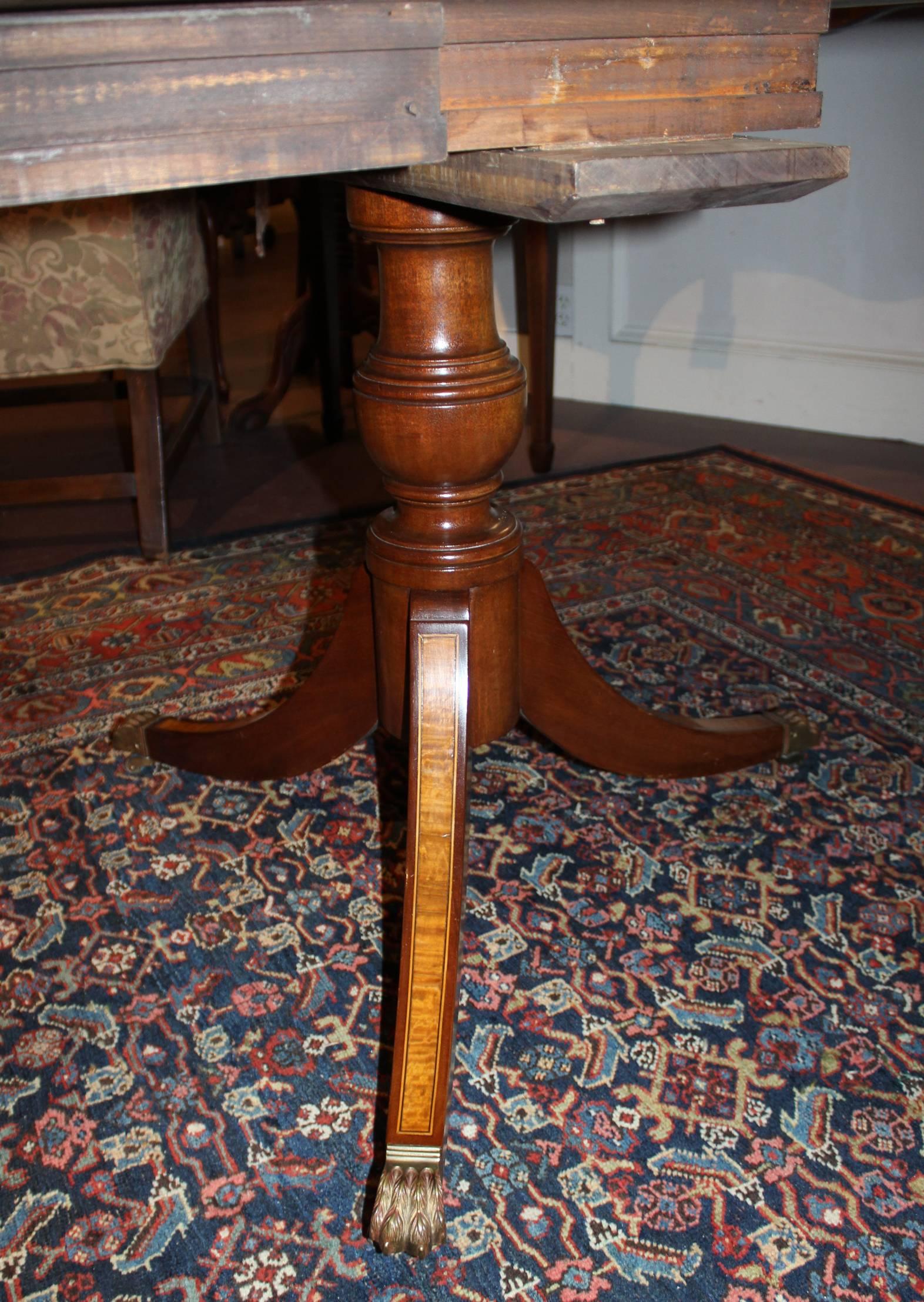 Georgian Style Double Pedestal Mahogany Dining Table with Splendid Leg Inlay 5