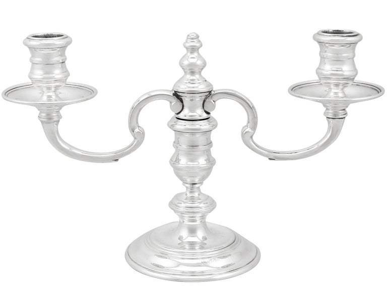 Georgian Style English Sterling Silver Two-Light Candelabra or Centrepiece In Excellent Condition For Sale In Jesmond, Newcastle Upon Tyne