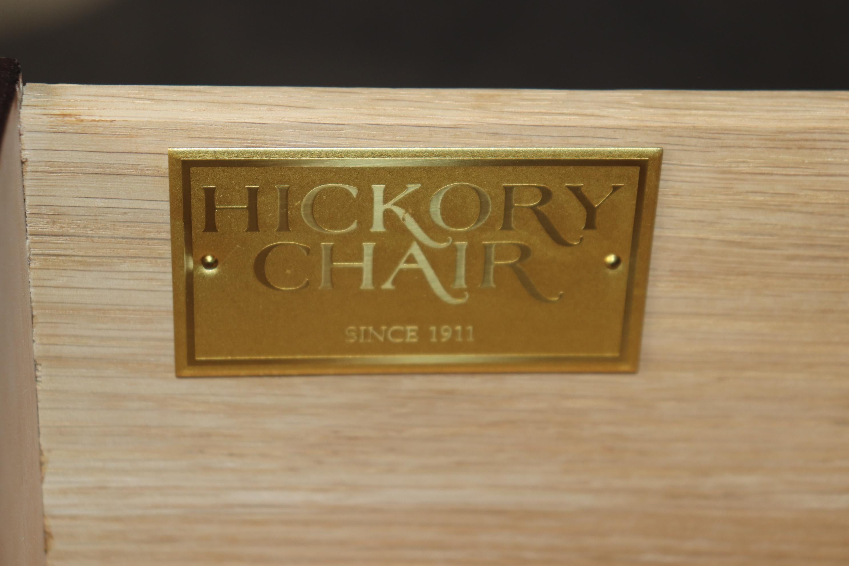 This is a gorgeous single nightstand by Hickory Chair company of the USA. The stand is in very good vintage condition and dates to teh 170-80s era and has fantastic flame mahogany and brass hardware. Dimensions ;  27.5 inches high x 26 inches wide x