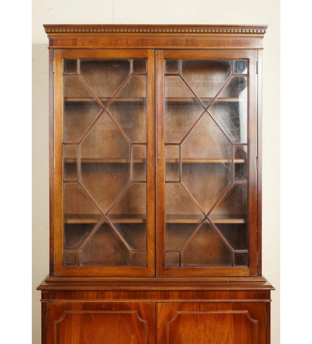 20th Century Georgian Style Flamed Hardwood Display Bookcase Cabinet Glazed Doors