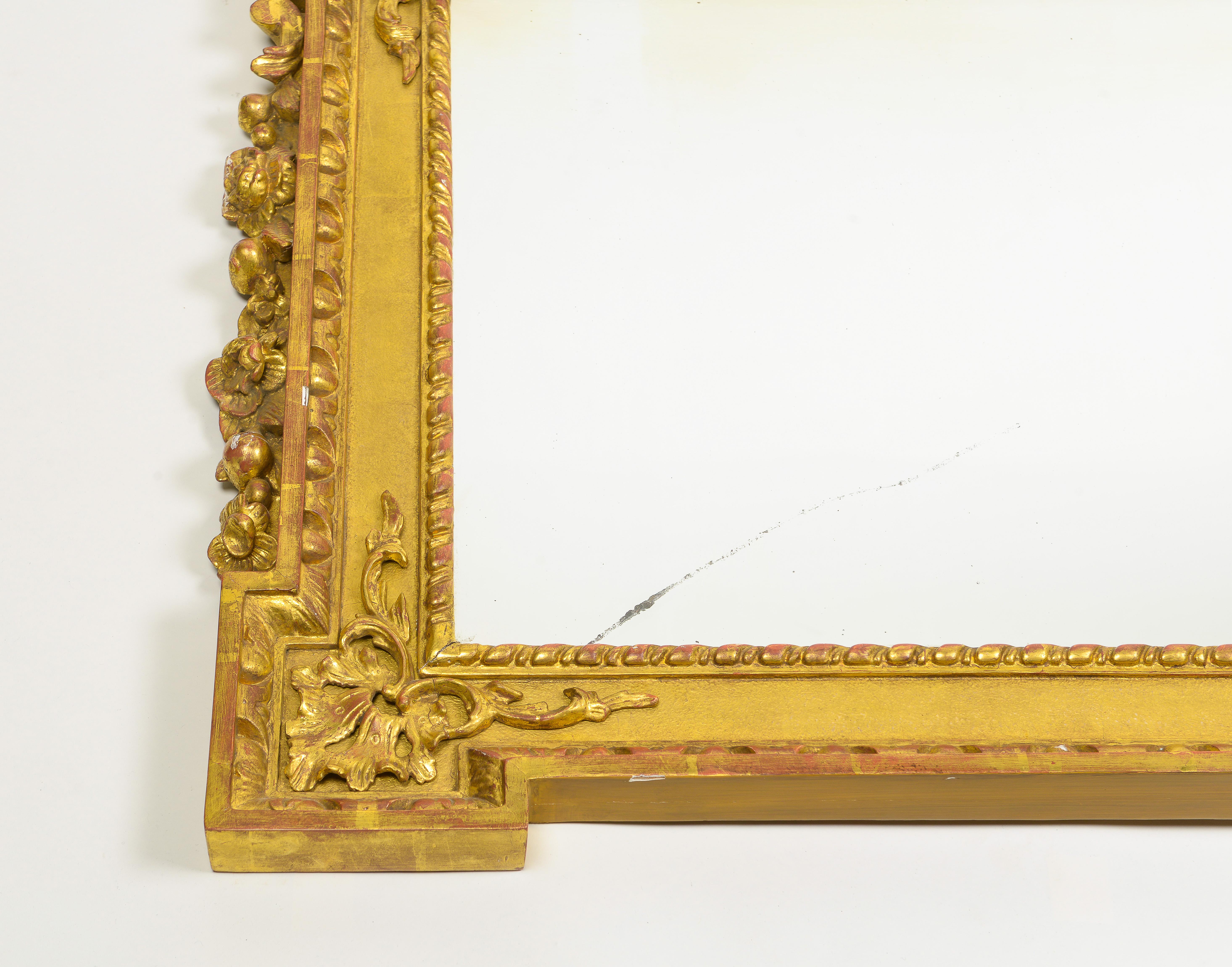 Georgian Style Giltwood Mirror In Excellent Condition For Sale In New York, NY