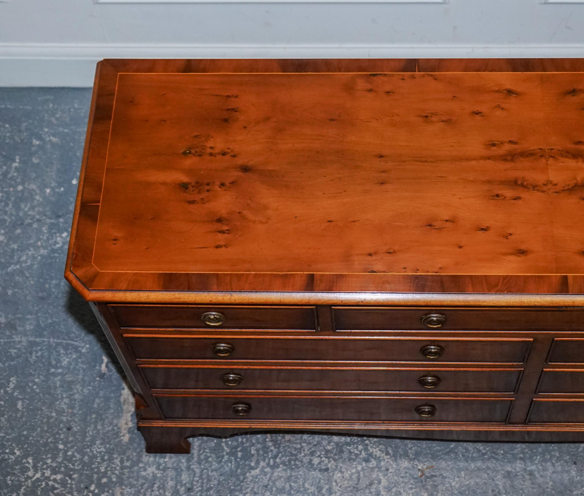 GEORGIAN STYLE H.G. HUDSON BURR WALNUT SIDEBOARD BANK OF DRAWERS QUALiTY MADE For Sale 5