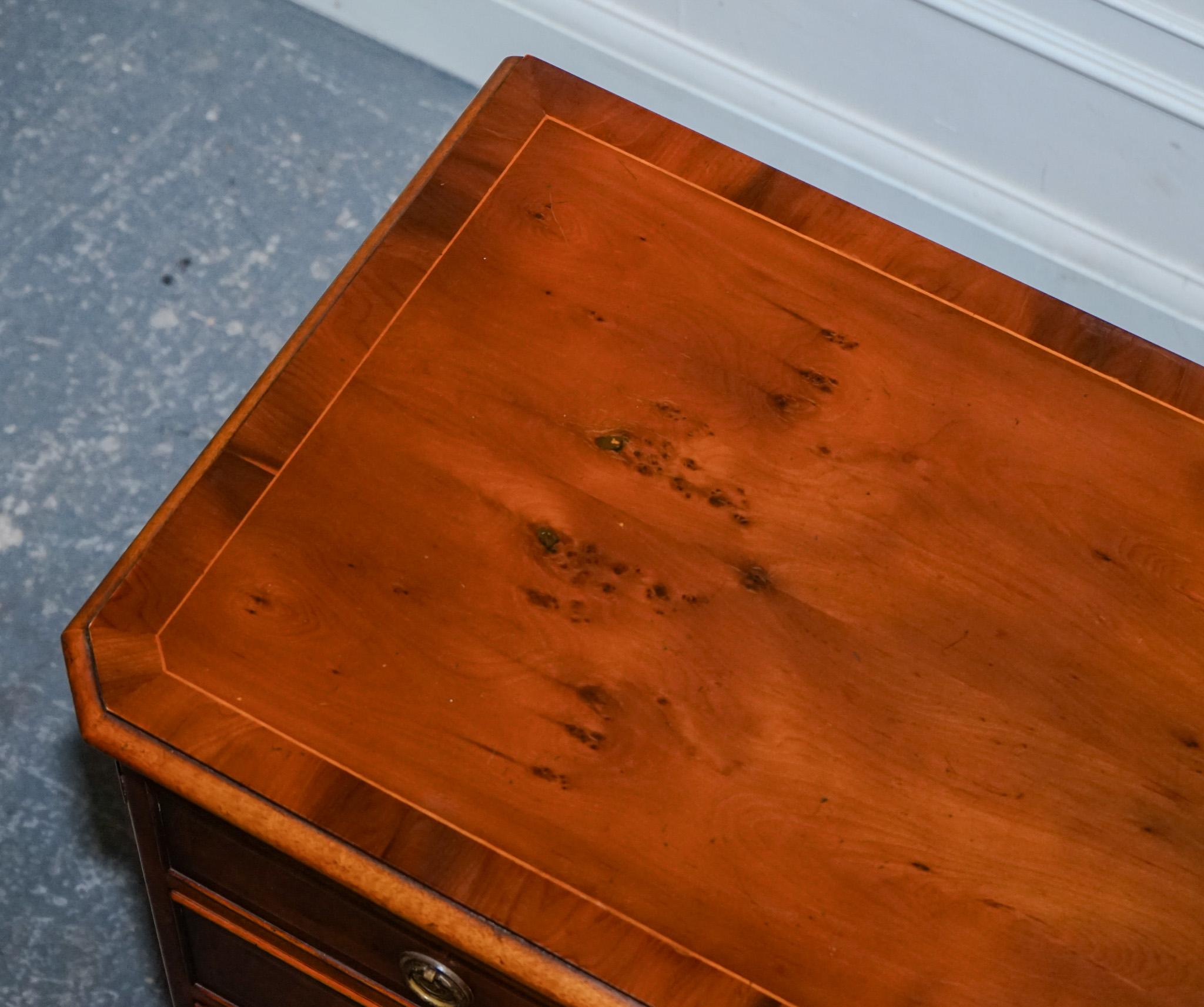 GEORGIAN STYLE H.G. HUDSON BURR WALNUT SIDEBOARD BANK OF DRAWERS QUALiTY MADE For Sale 7