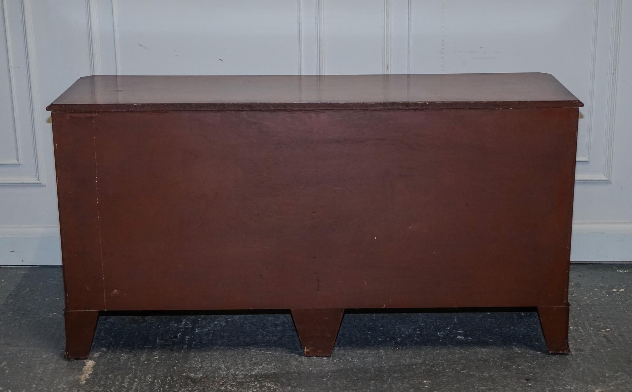 GEORGIAN STYLE H.G. HUDSON BURR WALNUT SIDEBOARD BANK OF DRAWERS QUALiTY MADE For Sale 12
