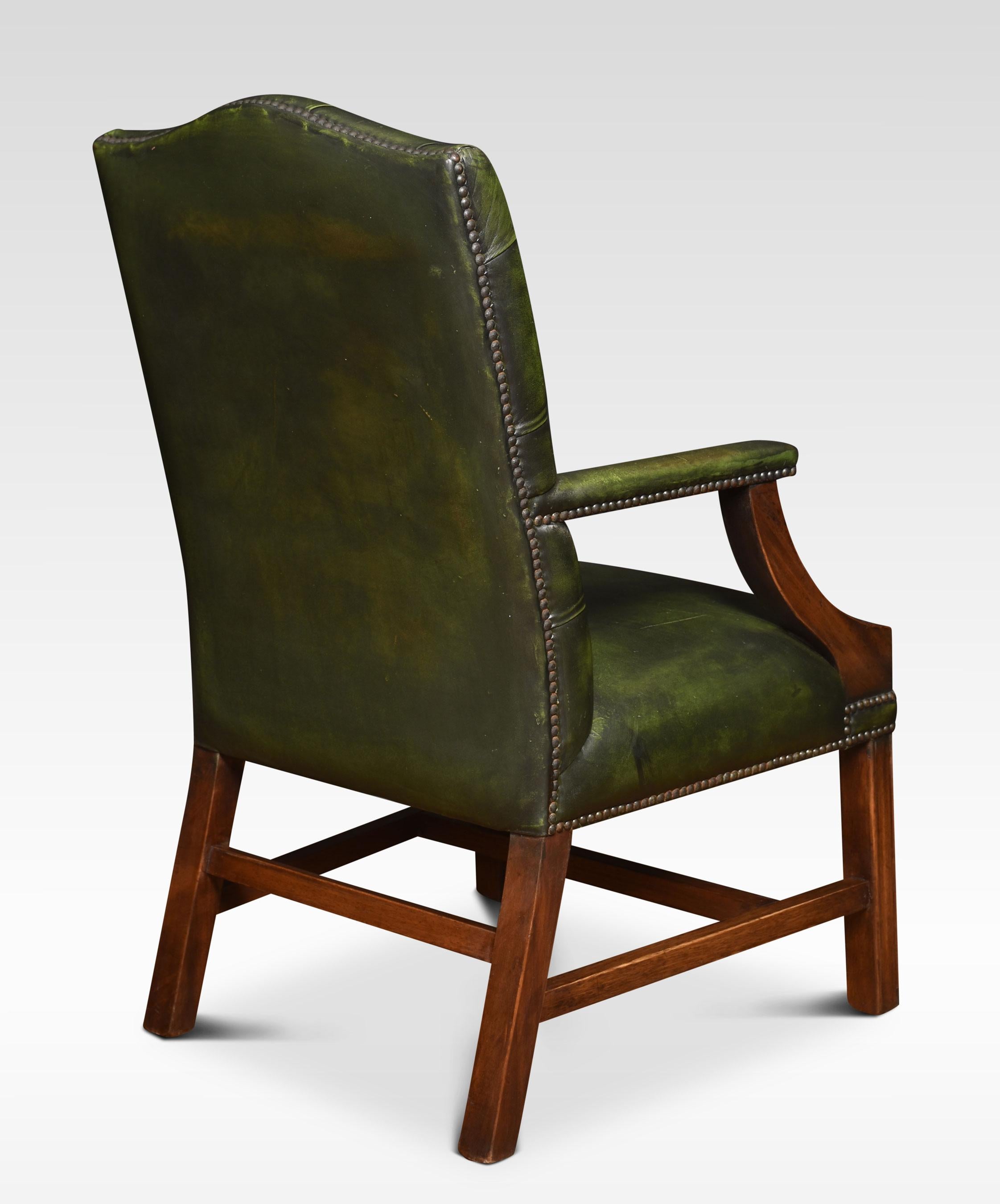 20ième siècle Chaises de la bibliothèque de Gainsborough en cuir de style géorgien en vente