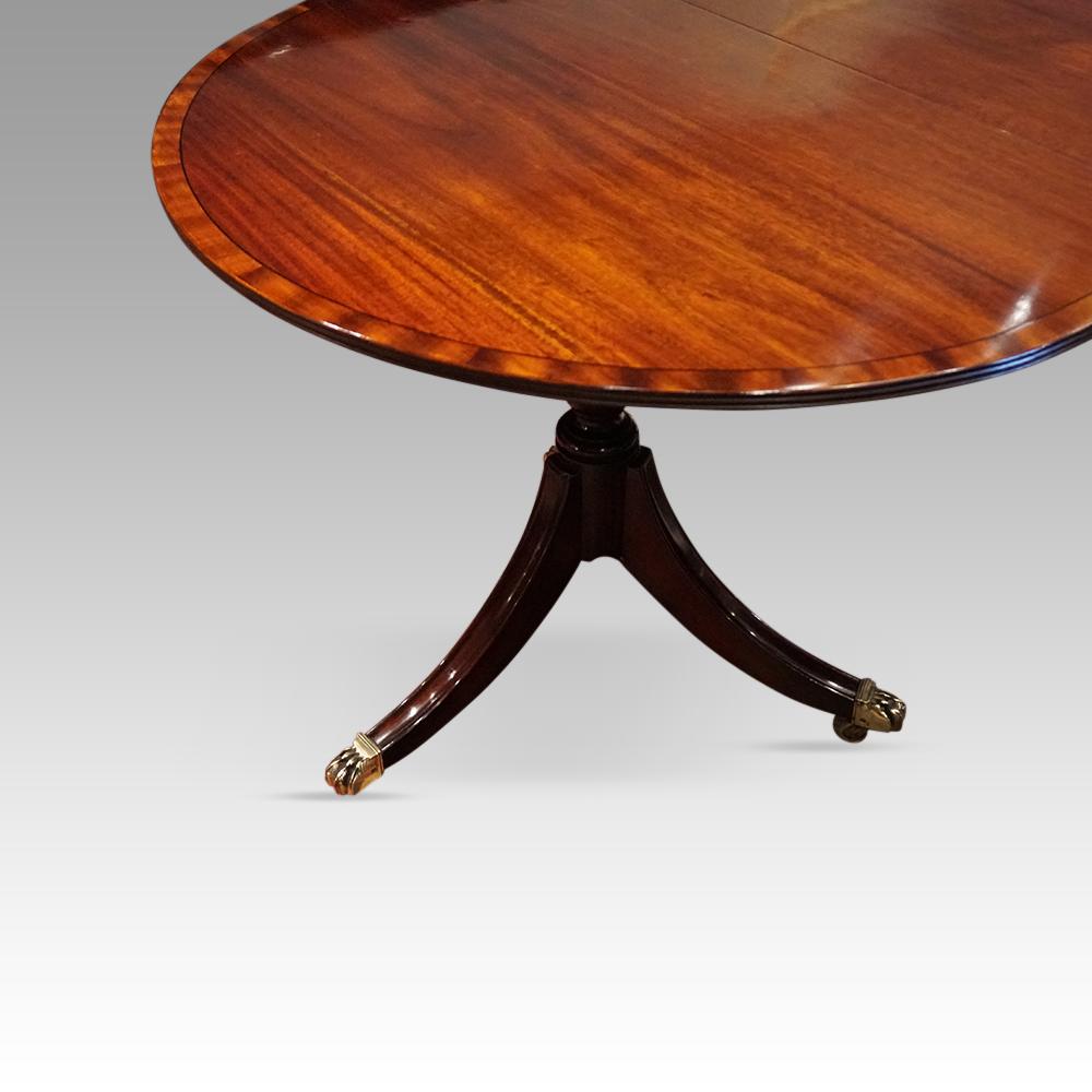 Mahogany Georgian style mahogany 12 seat dining table
