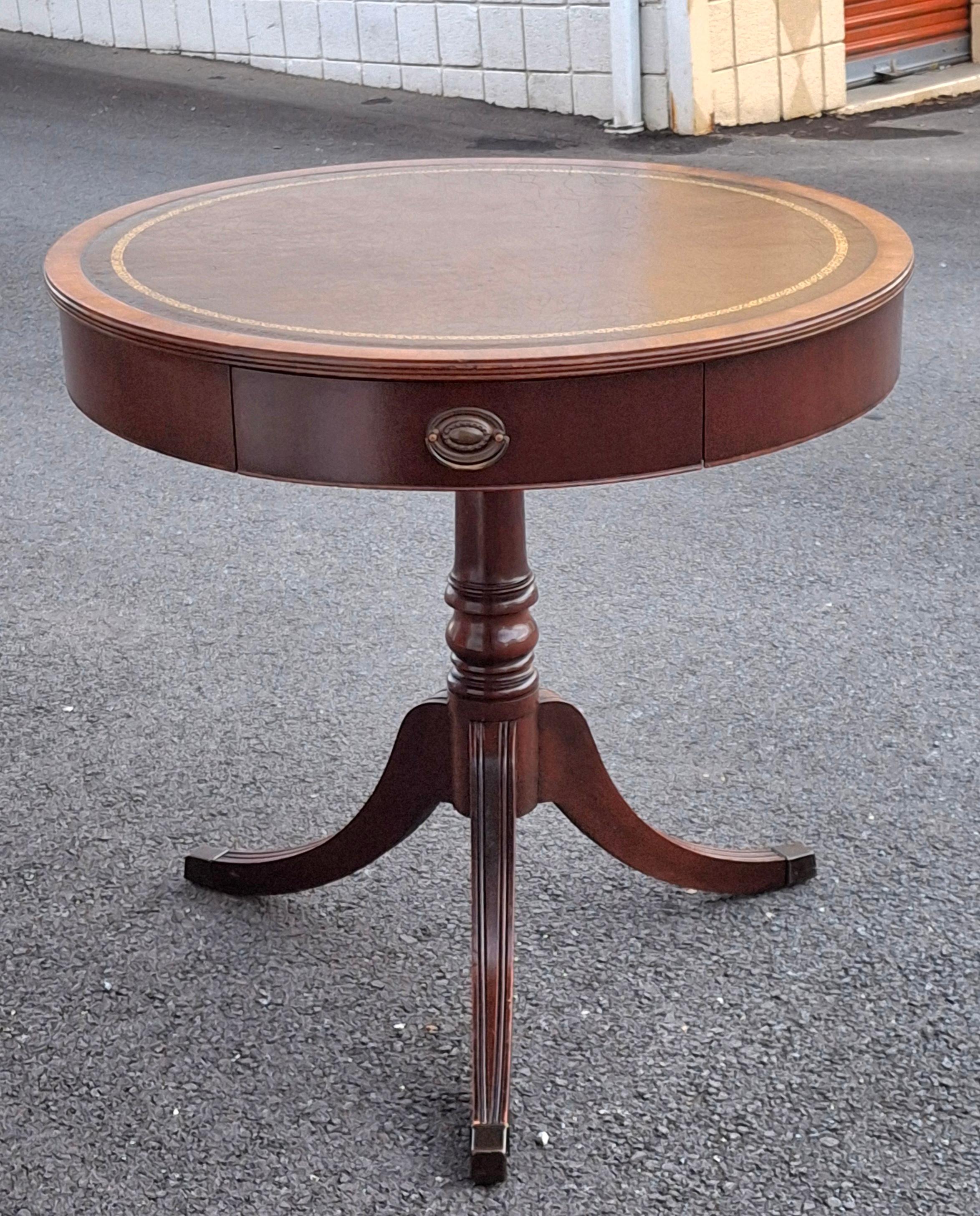 Tacheté Georgian Style Mahogany and Tooled Leather and Stenciled Top Drum Table C. 1930s en vente