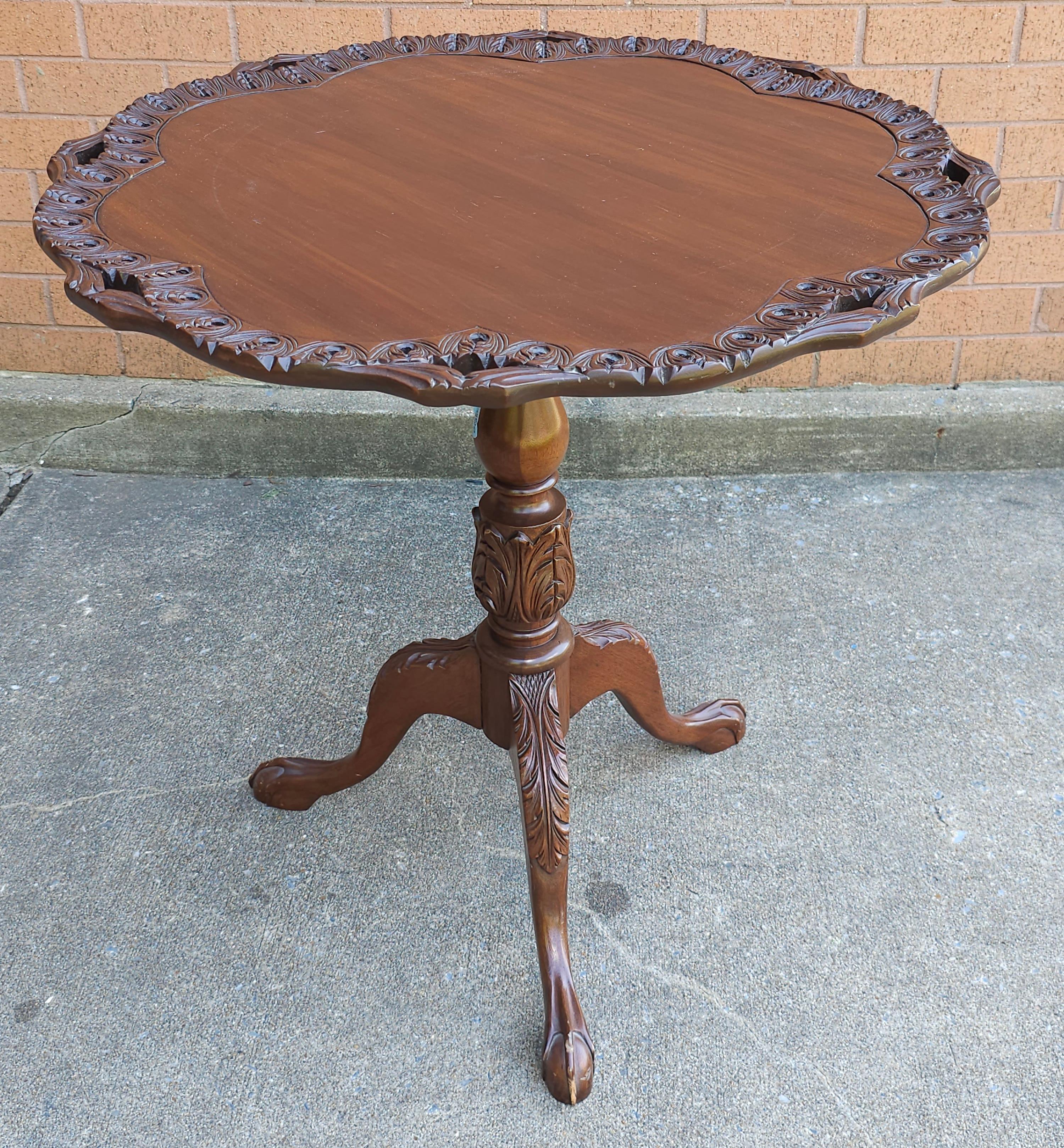 A Georgian Style Mahogany Carved hardwood Galleried Tilt Top Tea Table I'm great vintage condition. Measures 29.5