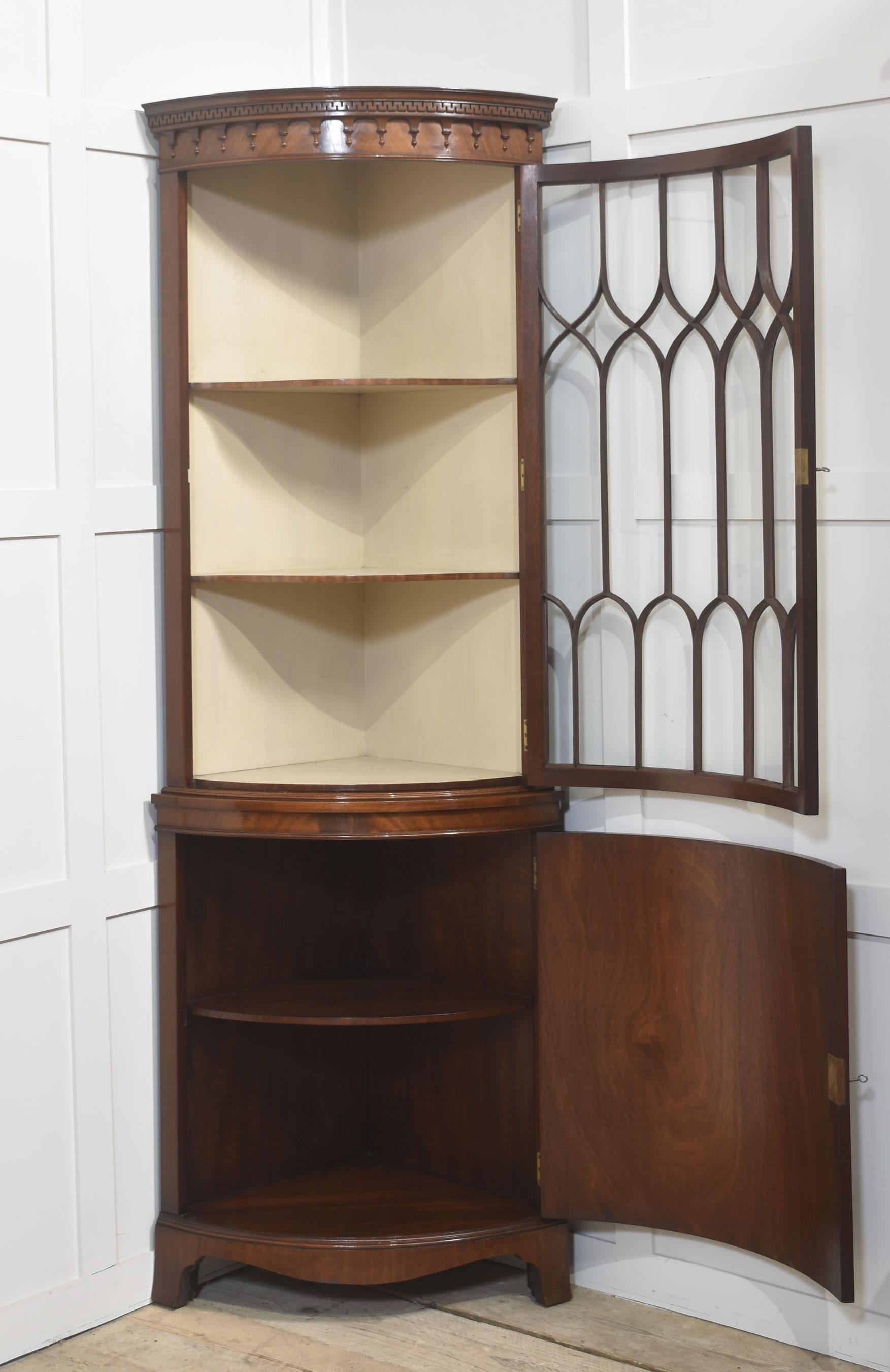 Eckschrank aus Mahagoni im georgianischen Stil im Angebot 6