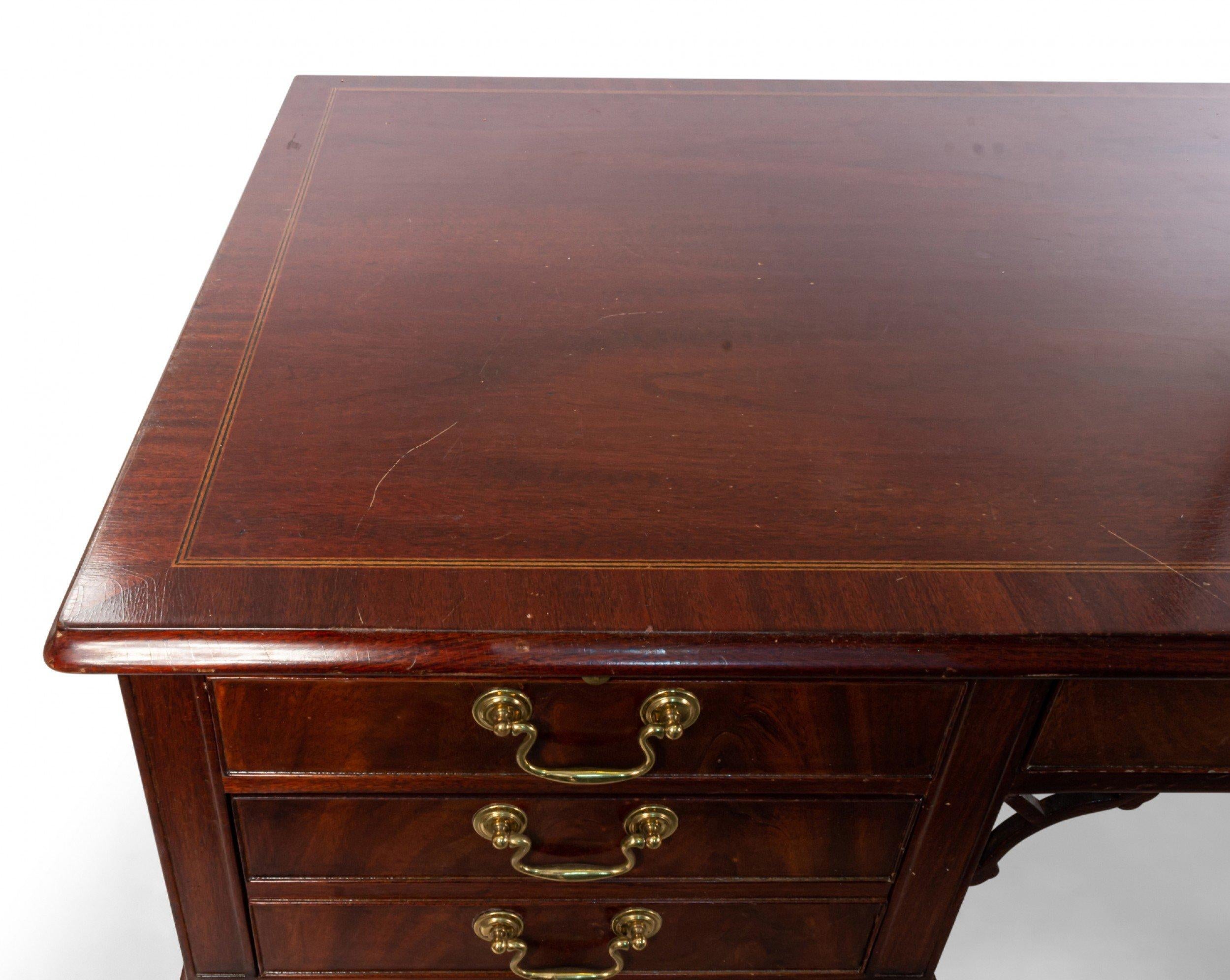 Georgian Style Mahogany Desk In Good Condition In Queens, NY
