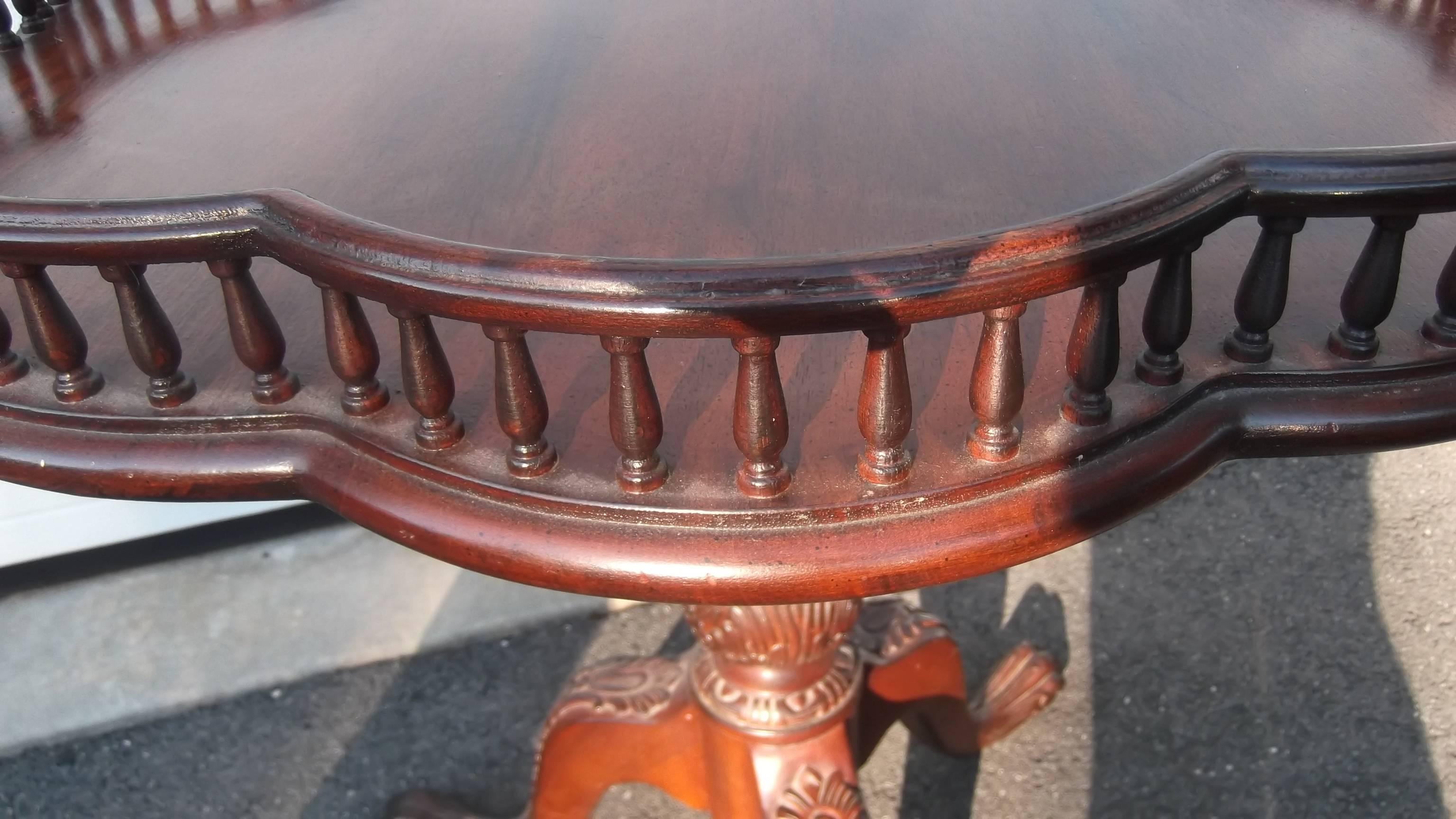 Unknown Georgian Style Mahogany Gallery Top Center Pedestal Table