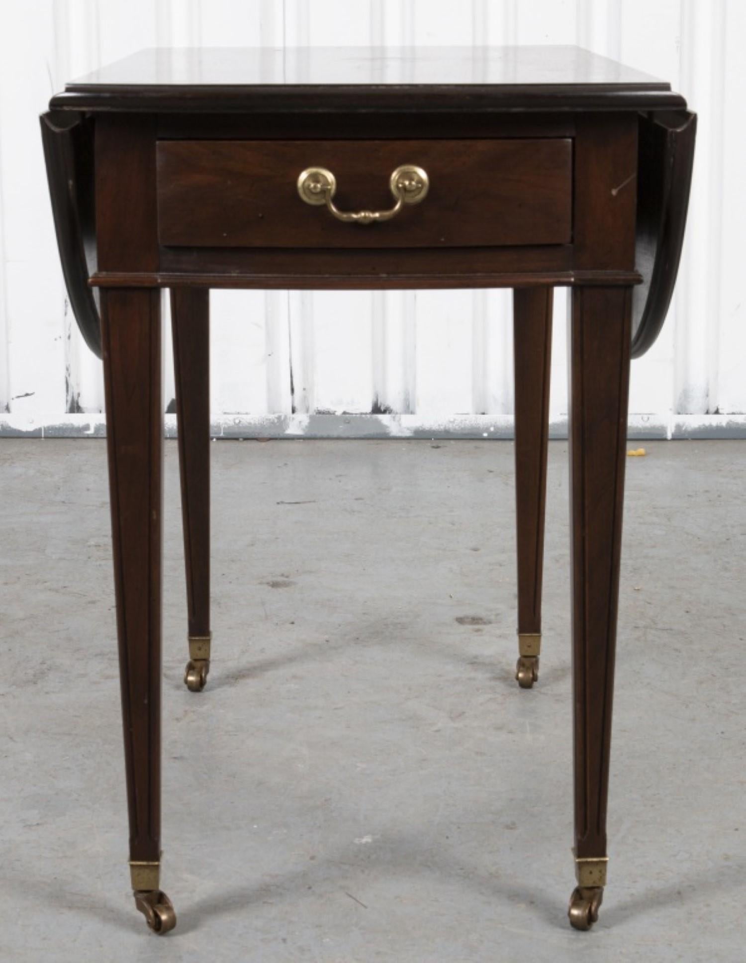 Georgian Style Mahogany Pembroke Table In Good Condition For Sale In New York, NY