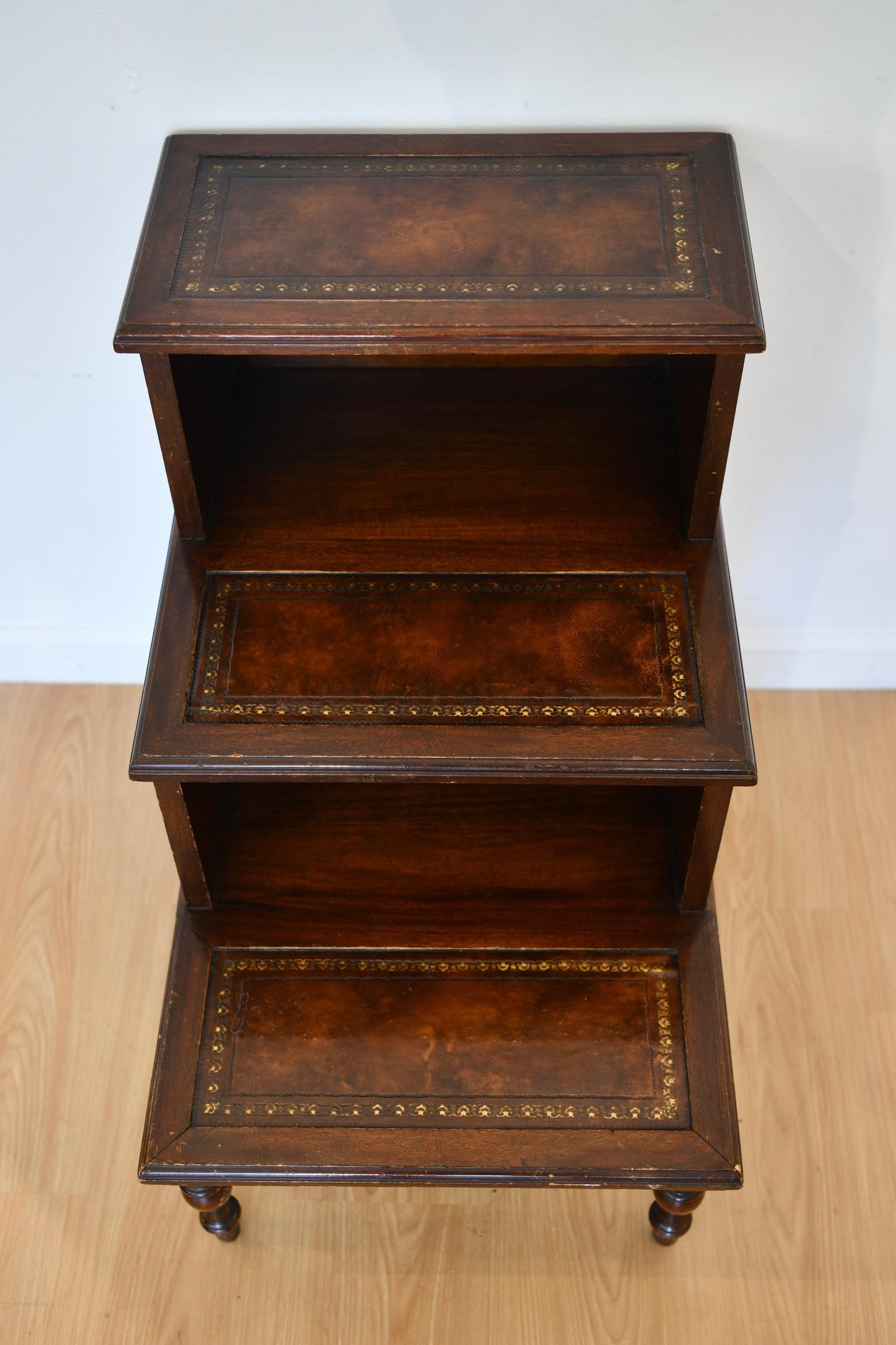 Georgian-Style Mahogany Step Table For Sale 2