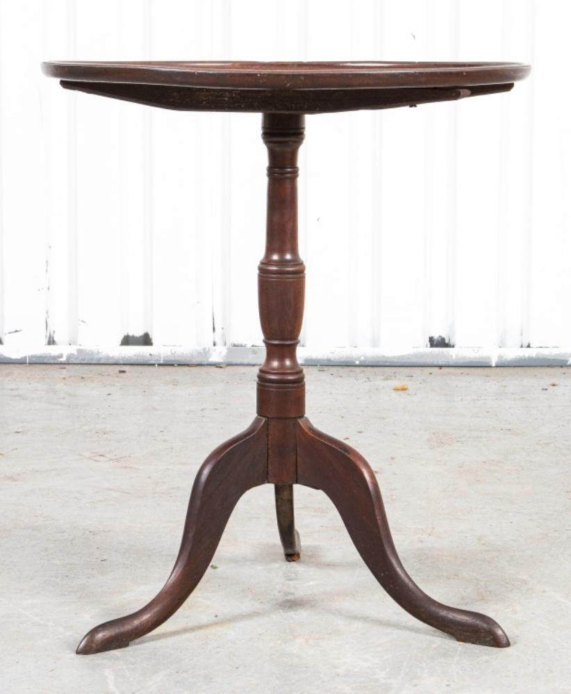 Georgian Style mahogany tilt top table. In good vintage condition.

Dealer: S138XX.