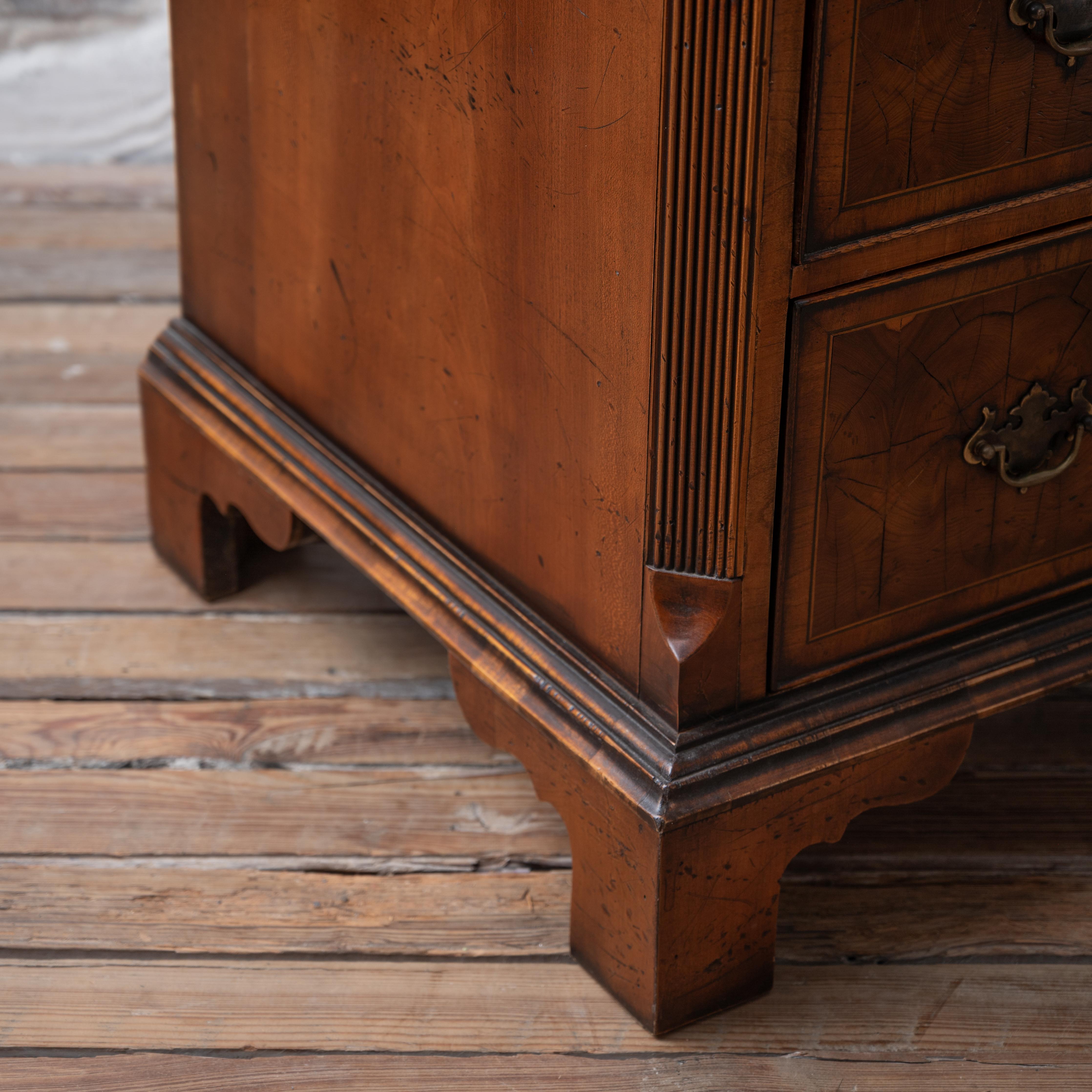 Georgian Style Oyster Veneer Tallboy Chest on Chest en venta 9