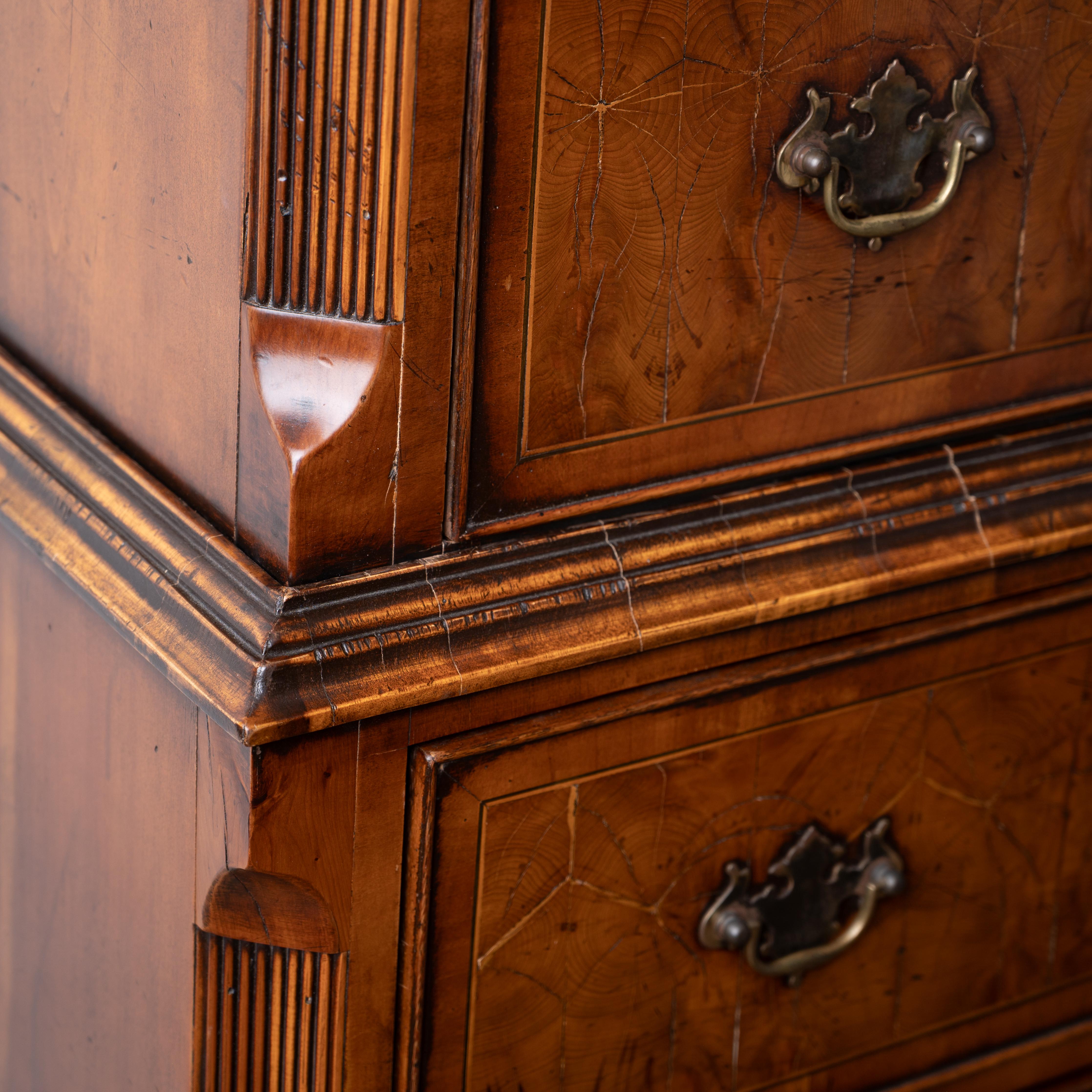 Georgian Style Oyster Veneer Tallboy Chest on Chest en venta 3