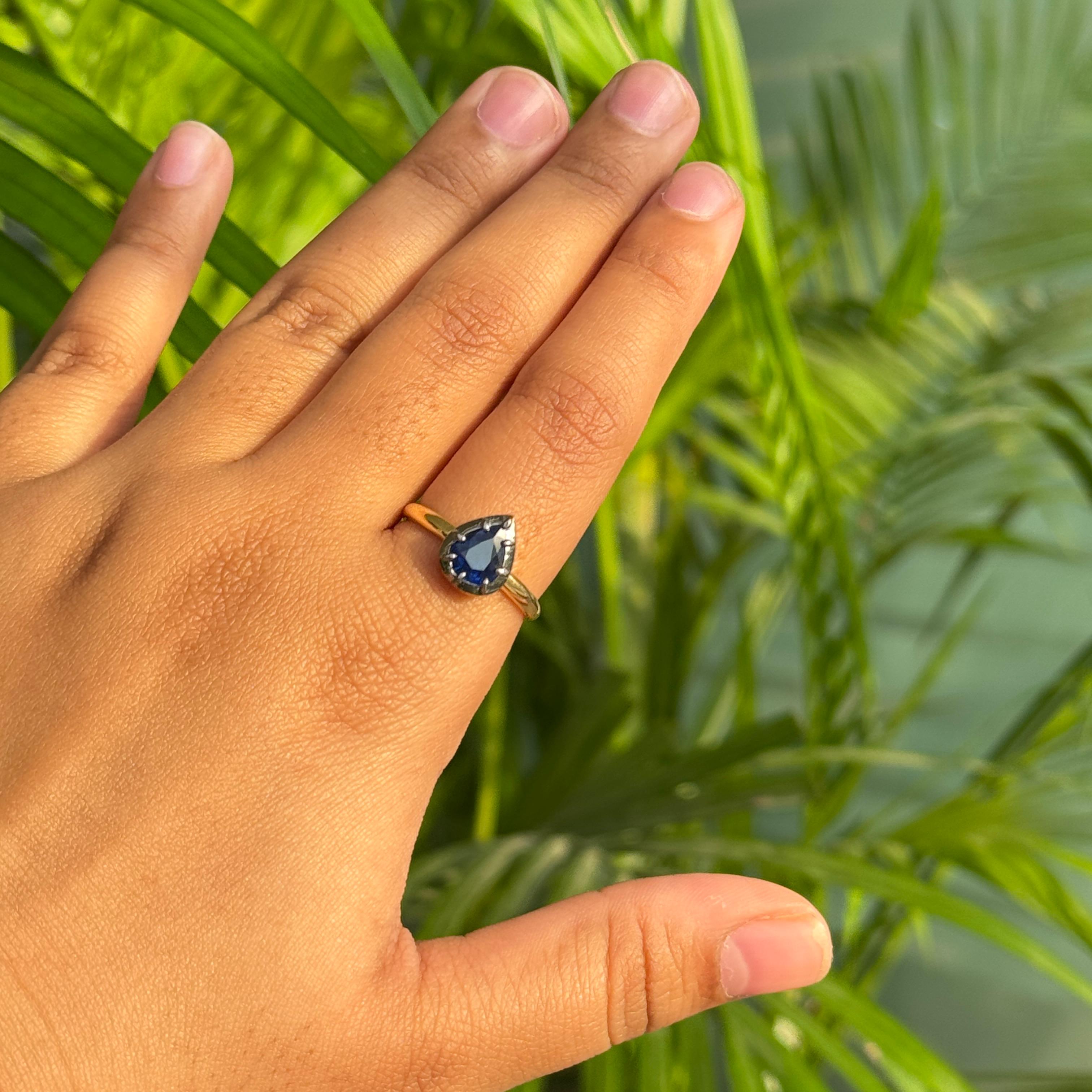 En vente :  Bague solitaire de style géorgien en or jaune 18 carats, saphir bleu, taille poire, 1,52 ct 12