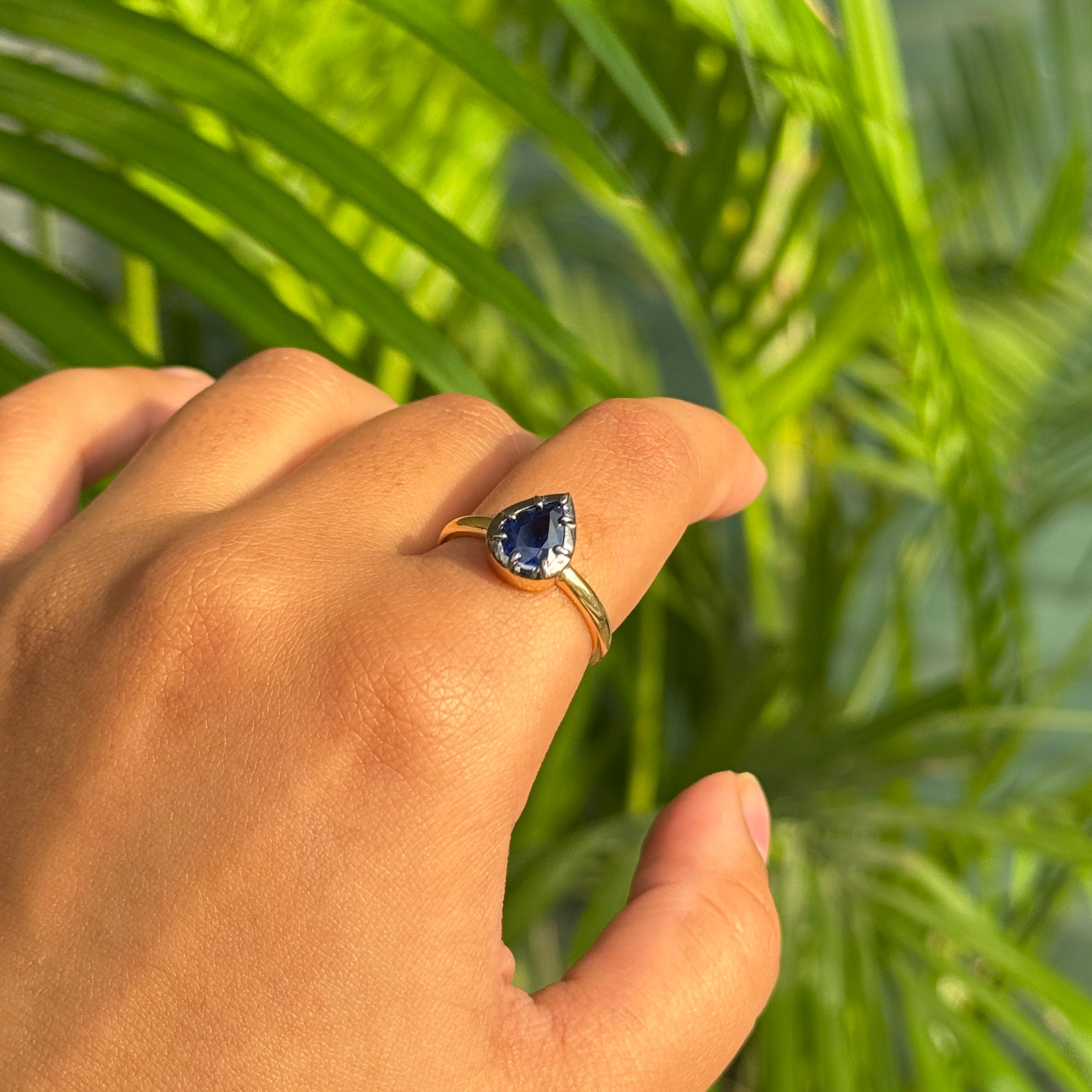 En vente :  Bague solitaire de style géorgien en or jaune 18 carats, saphir bleu, taille poire, 1,52 ct 13