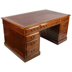 Georgian Style Pedestal Desk