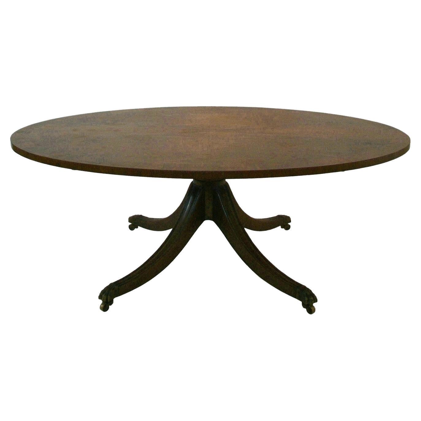 Table basse à bandes de style géorgien - K.K. - Milieu du XXe siècle