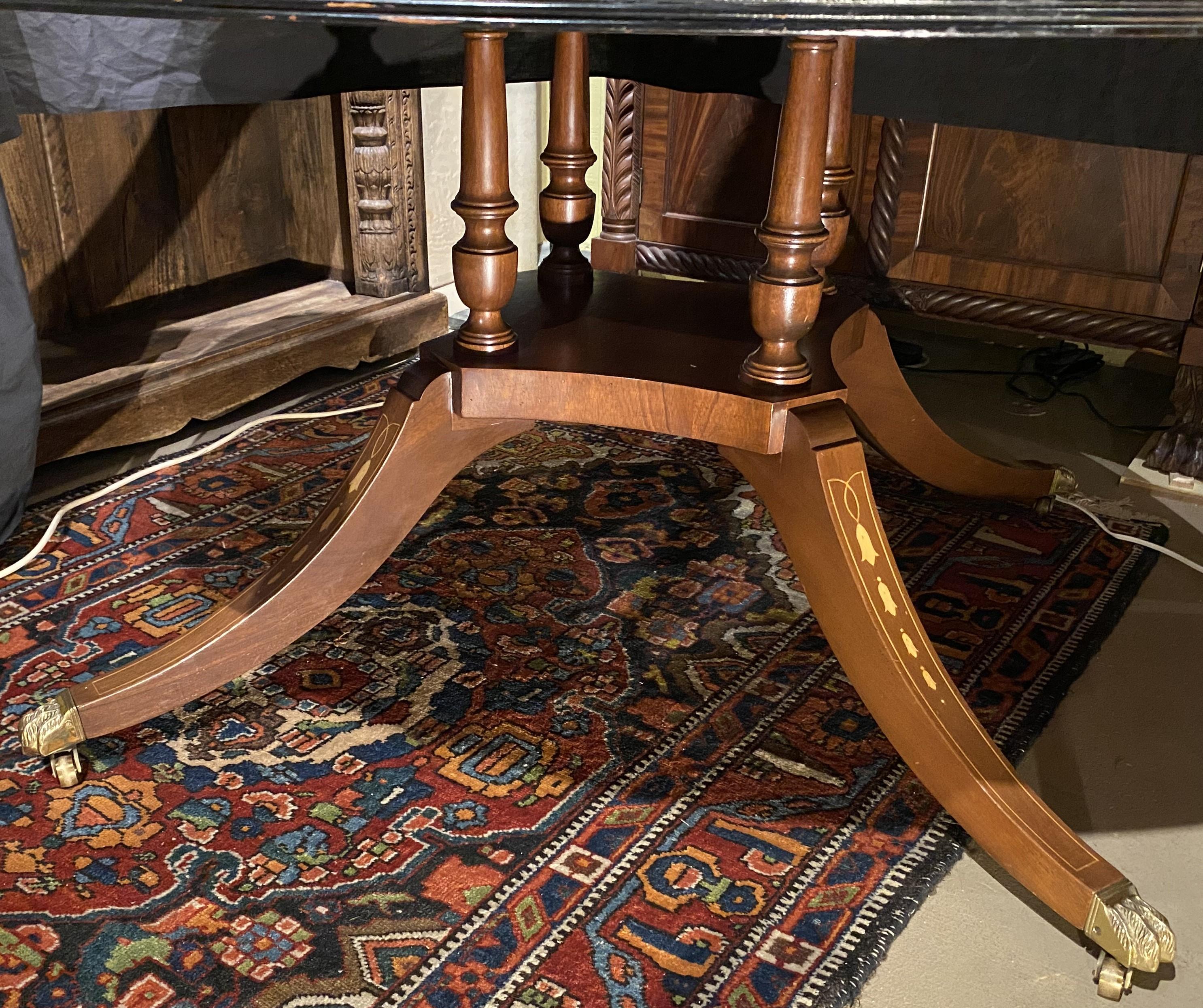 Hand-Carved Georgian Style Round Banded Mahogany Dining Table with Outswept Legs