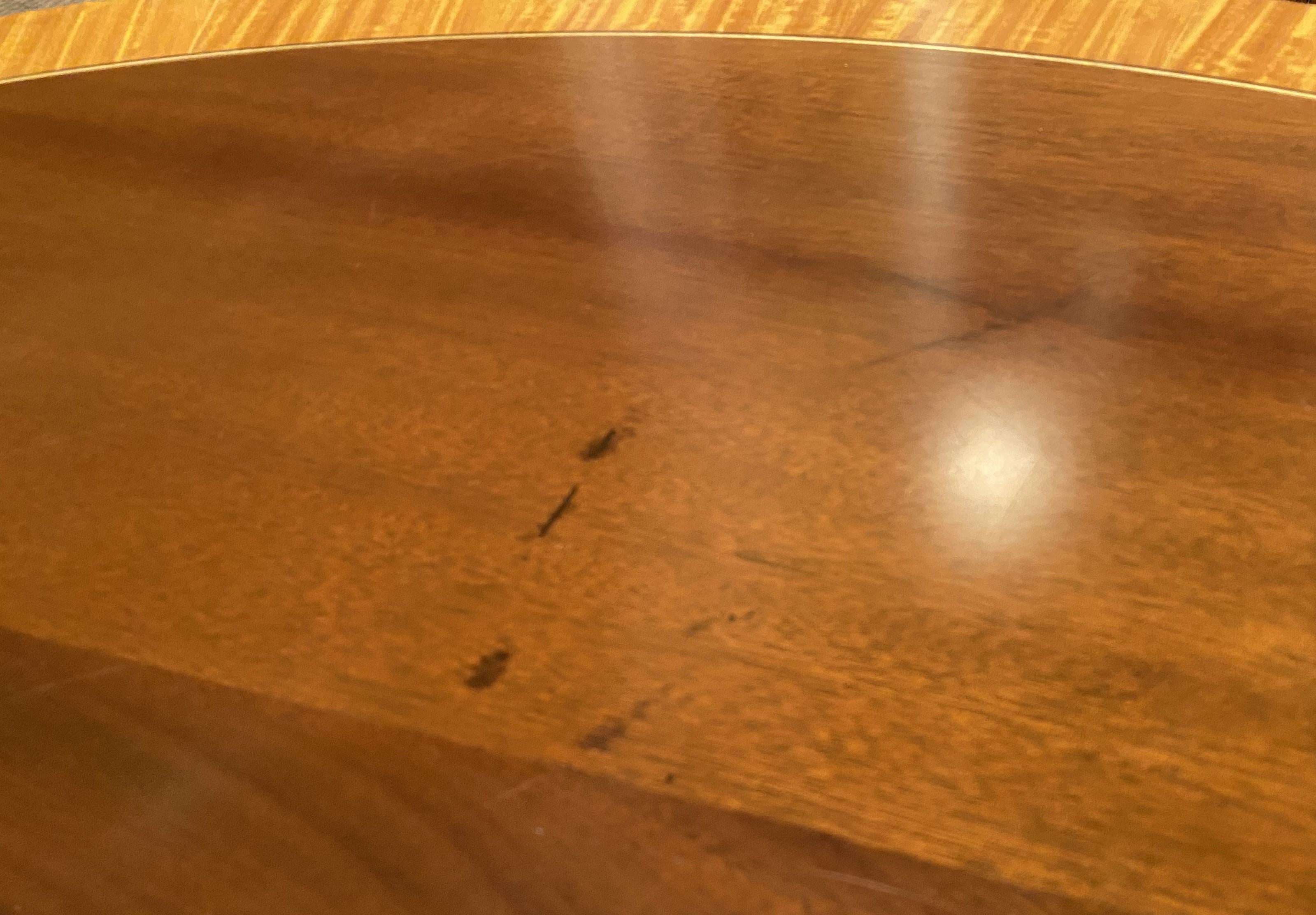 Georgian Style Round Banded Mahogany Dining Table with Outswept Legs 1