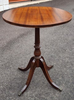 Georgian Style Satin Mahogany Pedestal Quadpod Wine Table, Circa 1910s