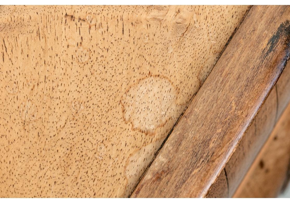 Beistelltisch im georgischen Stil im Angebot 5