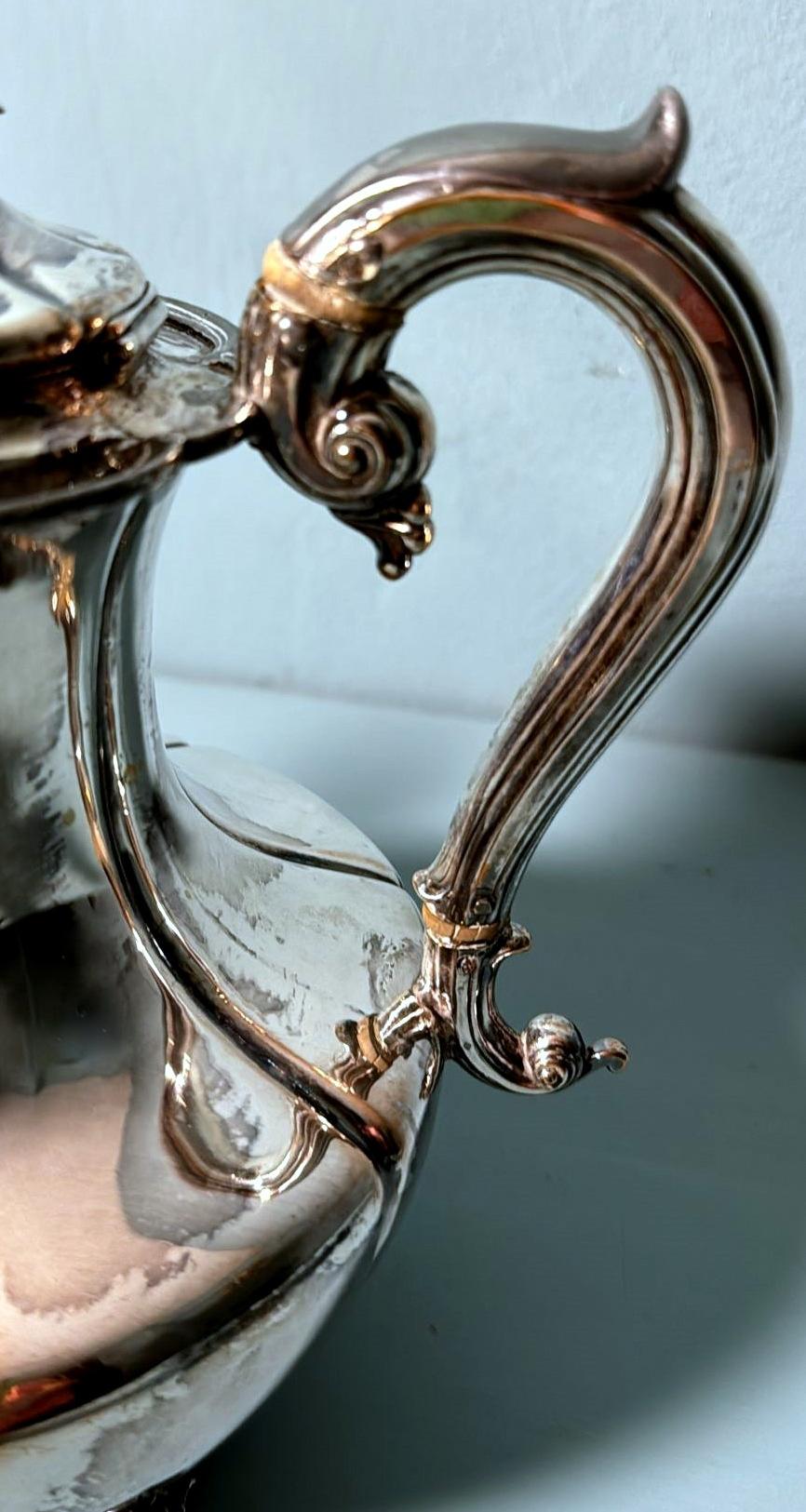 Georgian-Style Silver-Plated English Teapot-Chocolate Pot For Sale 4