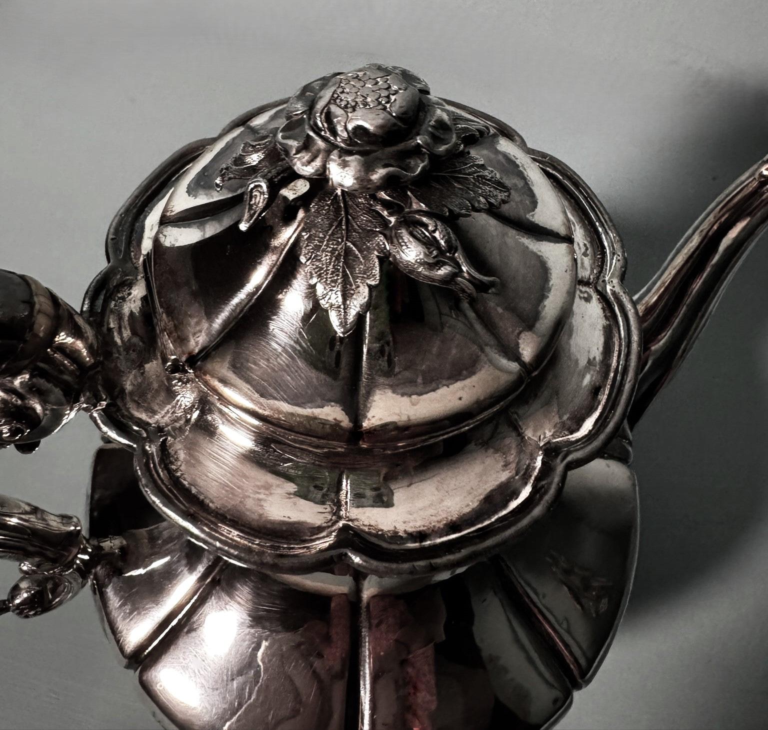 Georgian-Style Silver-Plated English Teapot-Chocolate Pot For Sale 7