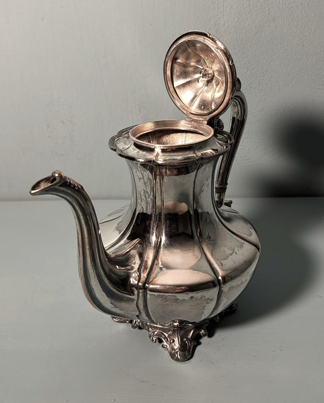 Georgian-Style Silver-Plated English Teapot-Chocolate Pot For Sale 1