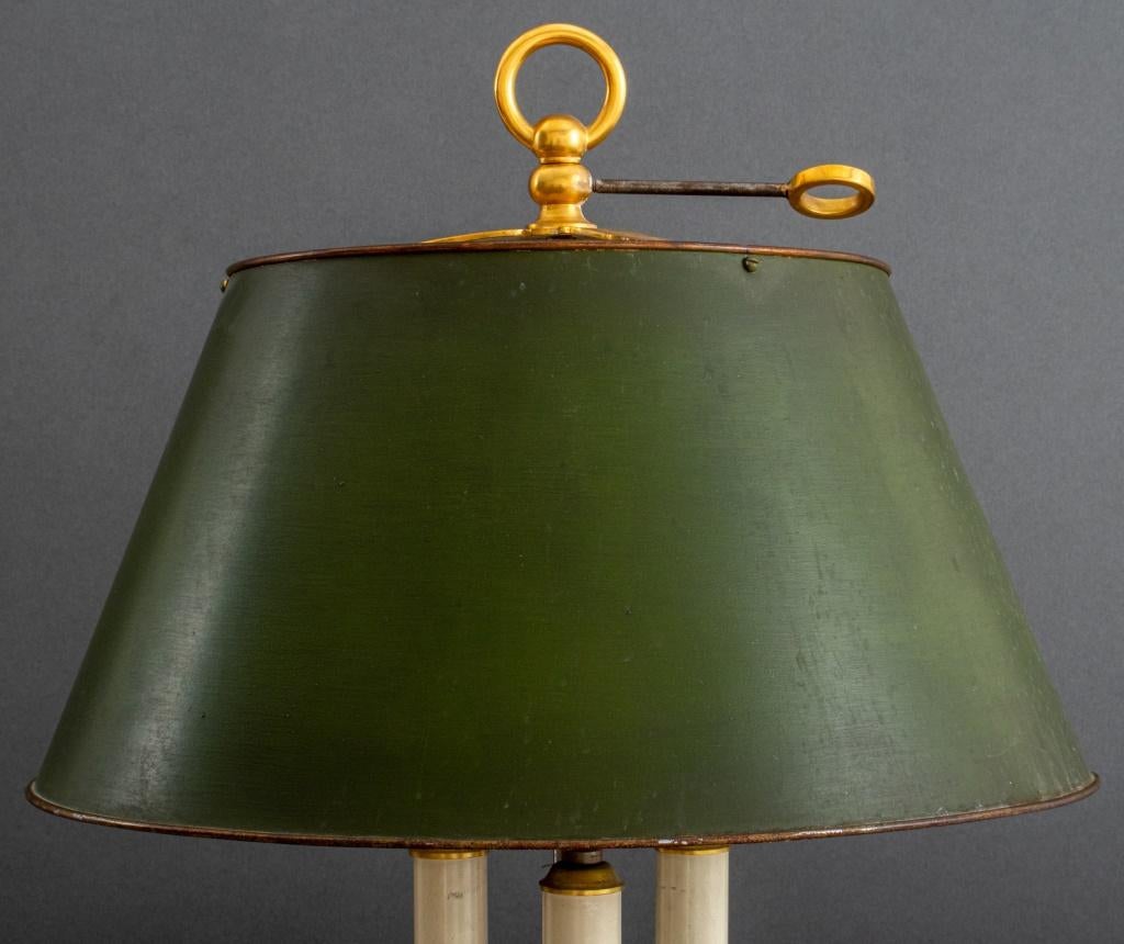 Georgian Style Tall Bouillotte Lamp In Brass In Good Condition In New York, NY