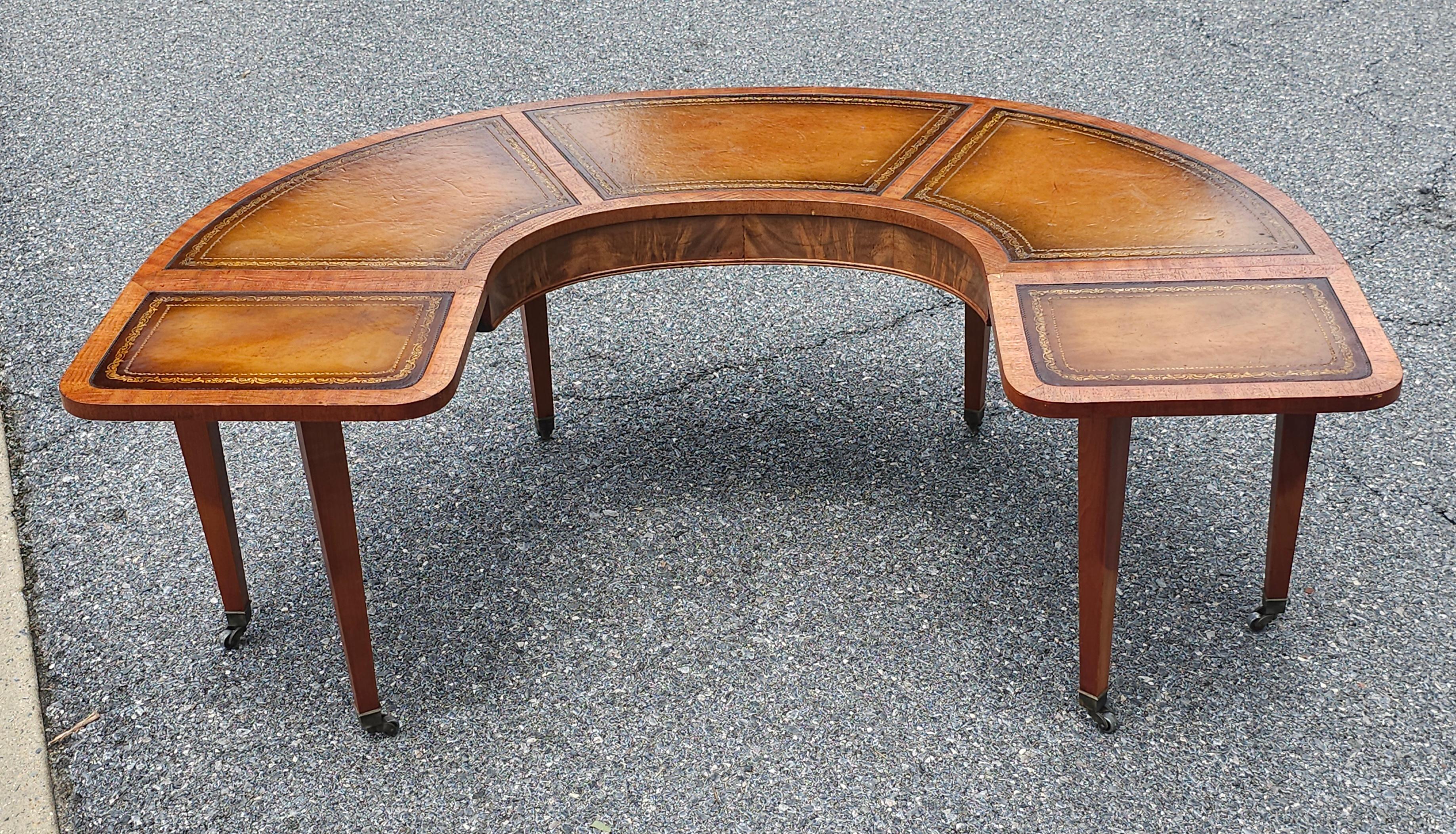 Table basse à feuilles tombantes Demilune en acajou avec insertion de cuir estampé de style géorgien en vente 2