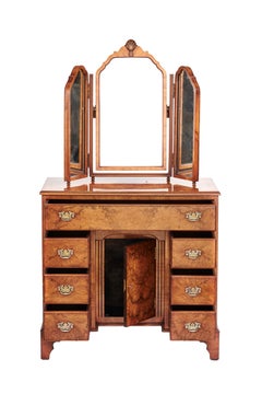 Georgianischer Stil Nussbaum Knieloch Frisiertisch circa 1920s