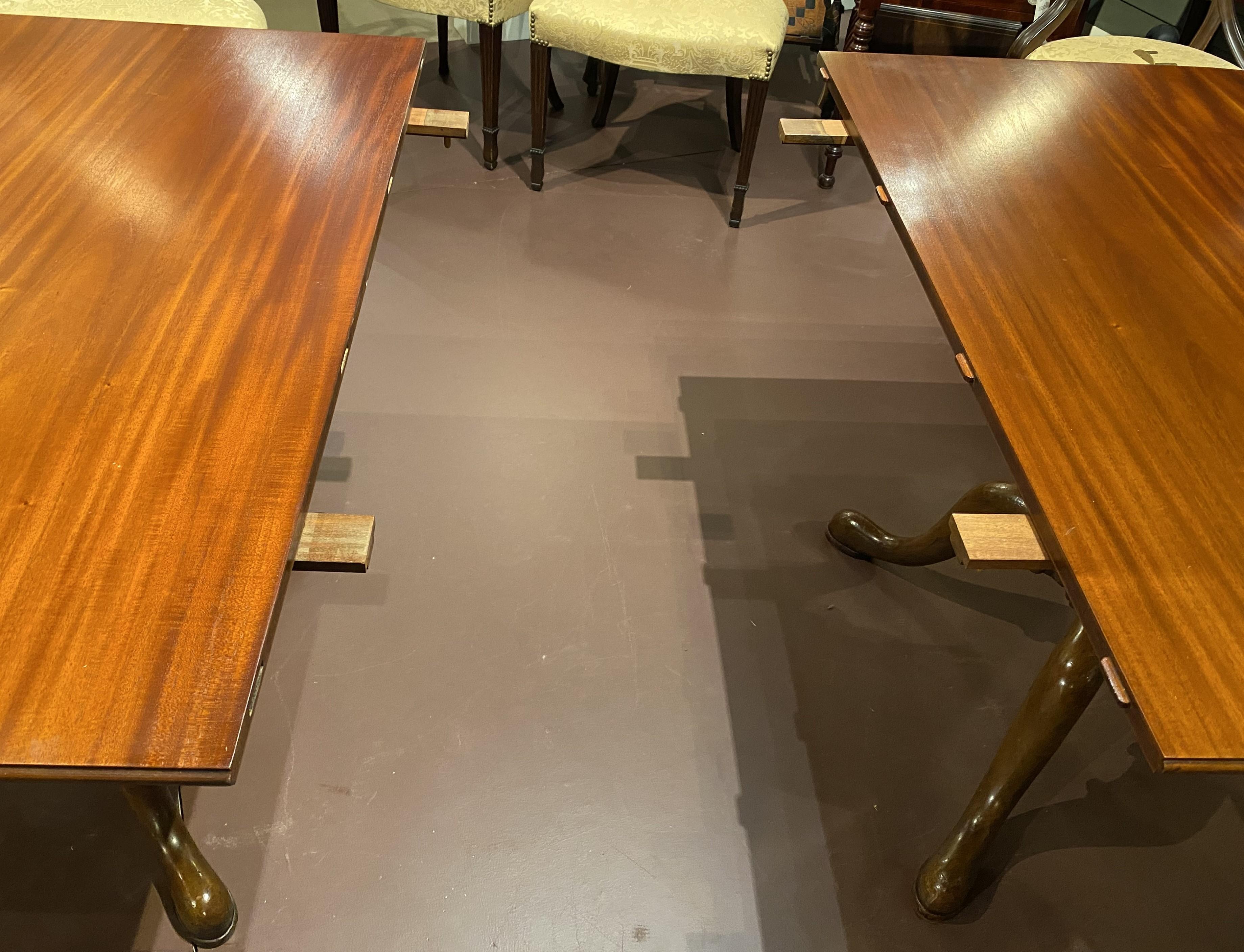 Georgian Style Walnut or Mahogany Triple Pedestal Dining Table with Two Leaves 1