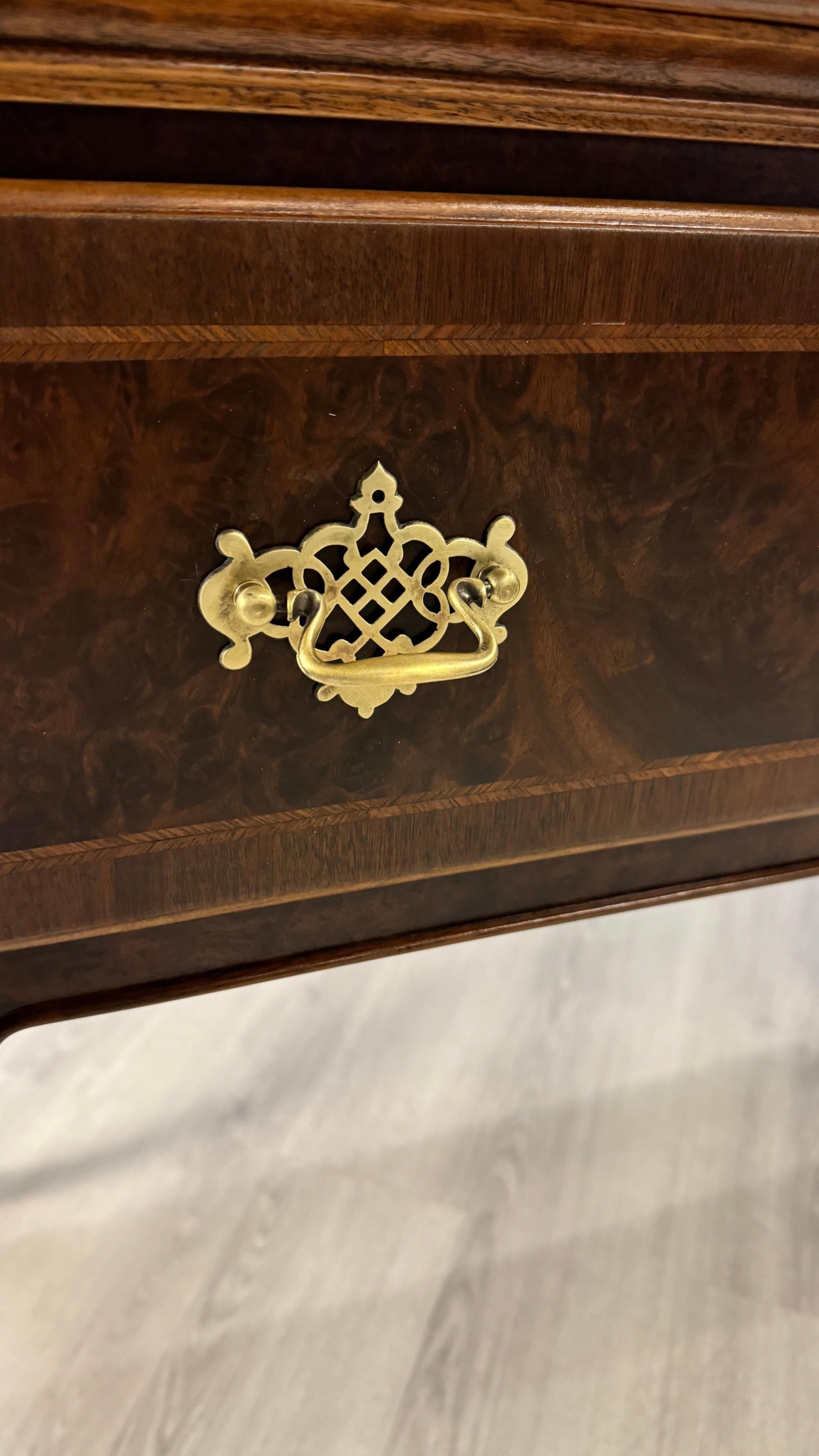 Georgian Style Walnut Server Sideboard, Walnut with Burr Walnut Panels For Sale 6