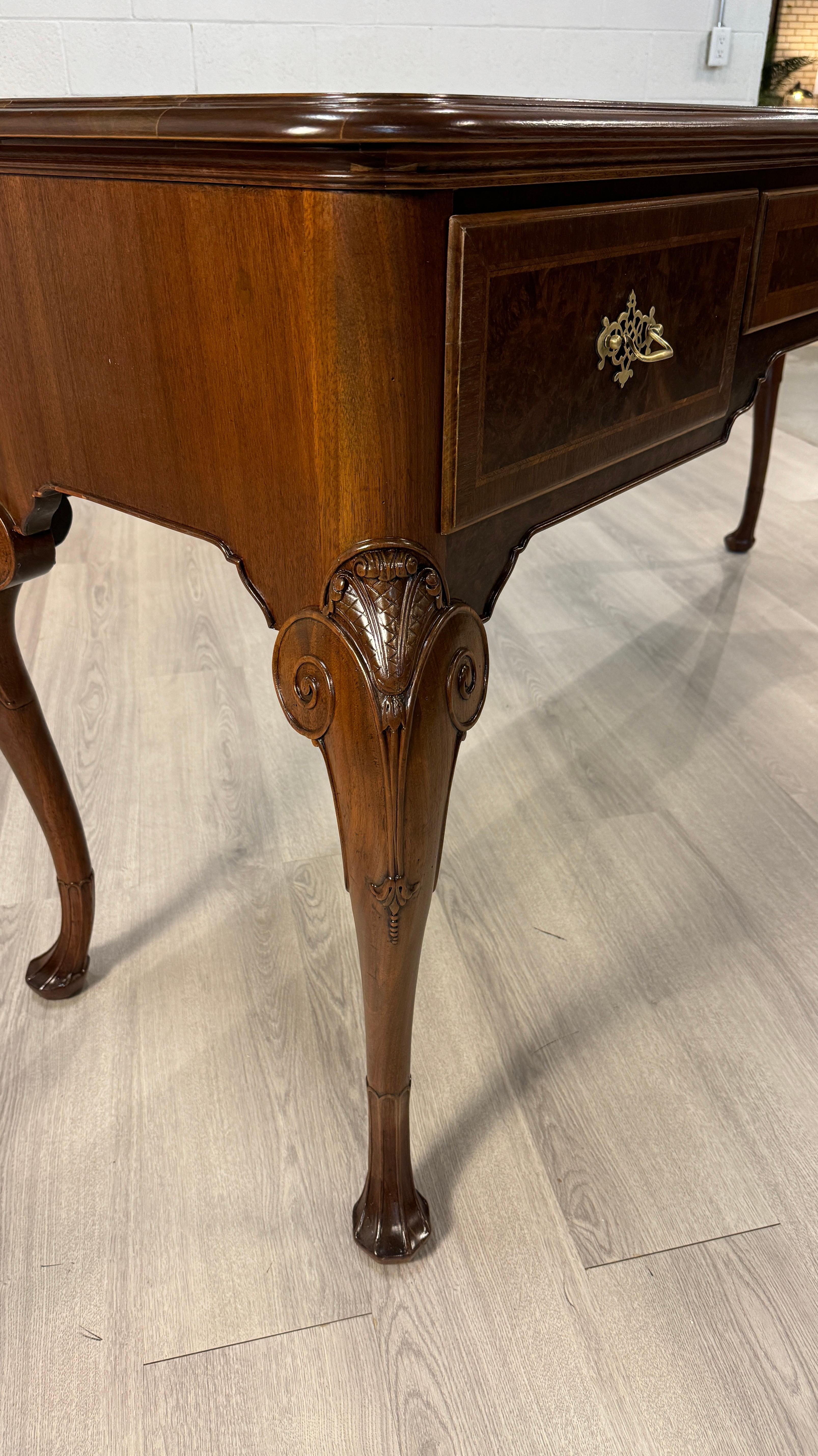 Georgian Style Walnut Server Sideboard, Walnut with Burr Walnut Panels For Sale 9