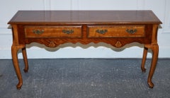 GEORGIAN STYLE WALNUT SIDE CONSOLE TABLE ON CABRIOLE LEGS CiRCA 1980'S