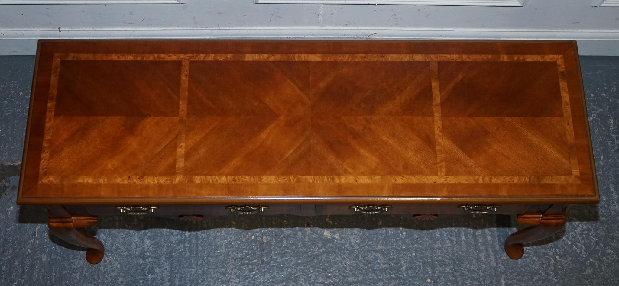 GEORGIAN STYLE WALNUT SIDE CONSOLE TABLE ON CABRIOLE LEGS CiRCA 1980'S For Sale 2