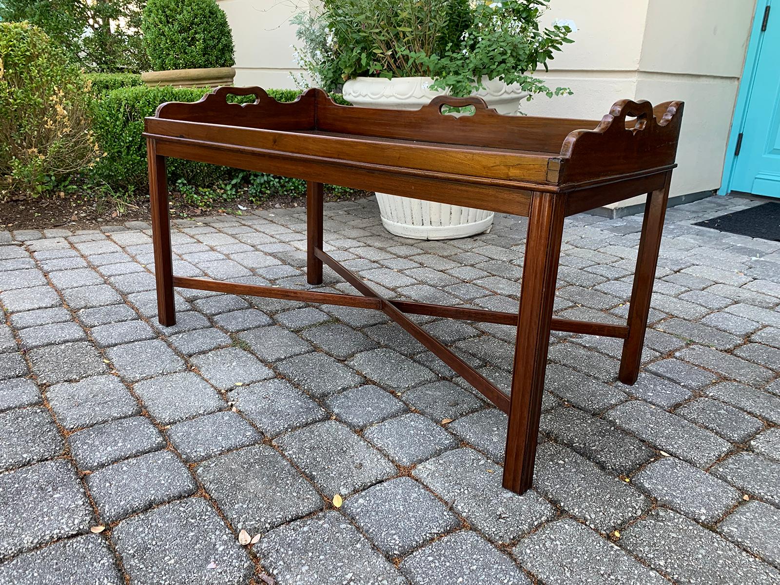 Georgian Style Wood Tray Coffee Table, circa 1830-1840s In Good Condition In Atlanta, GA