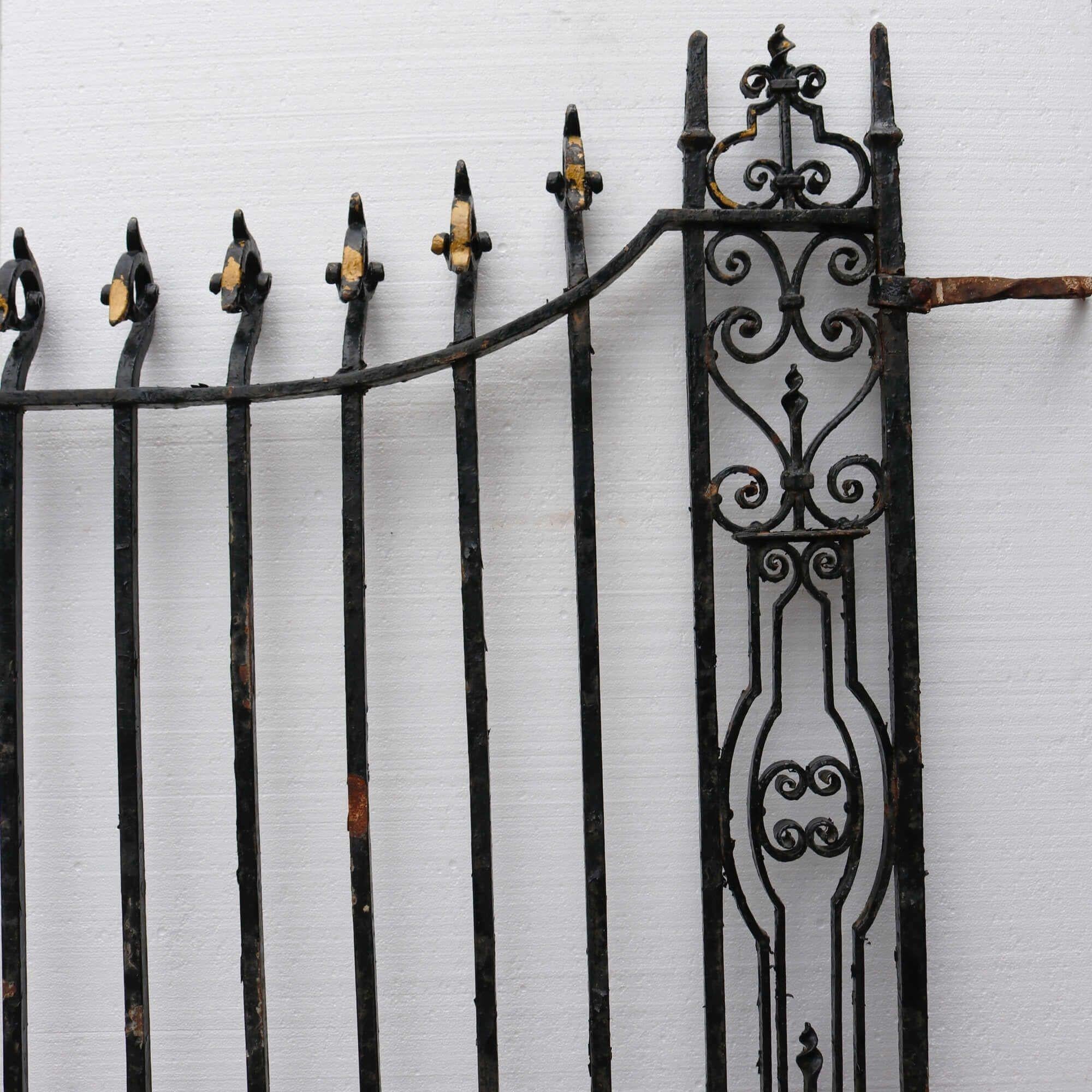 Metal Georgian Style Wrought Iron Driveway Gates 291 cm (9’5”) For Sale