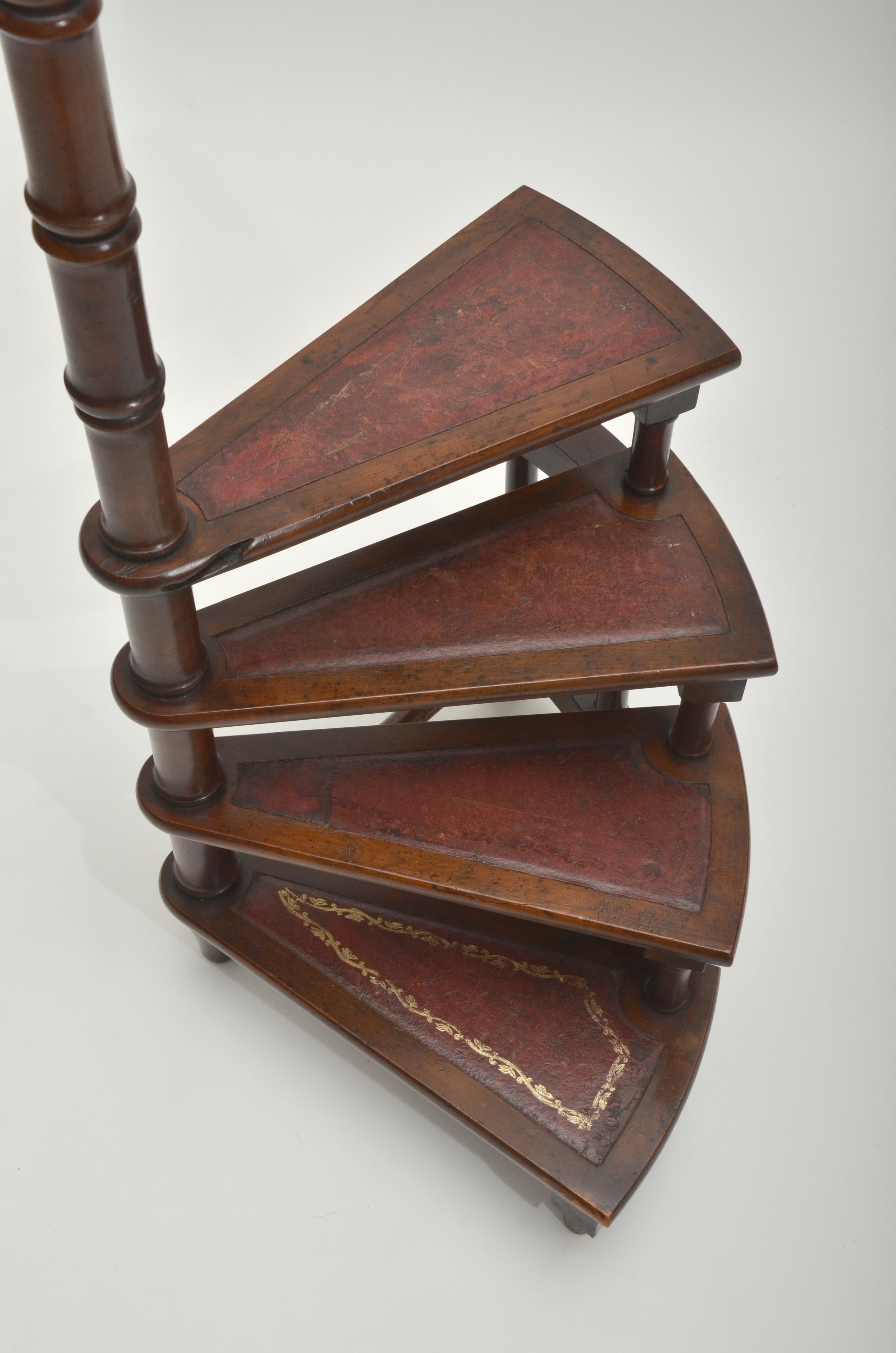 Georgian Style Yew Wood Library Steps, England, circa 1940s For Sale 3