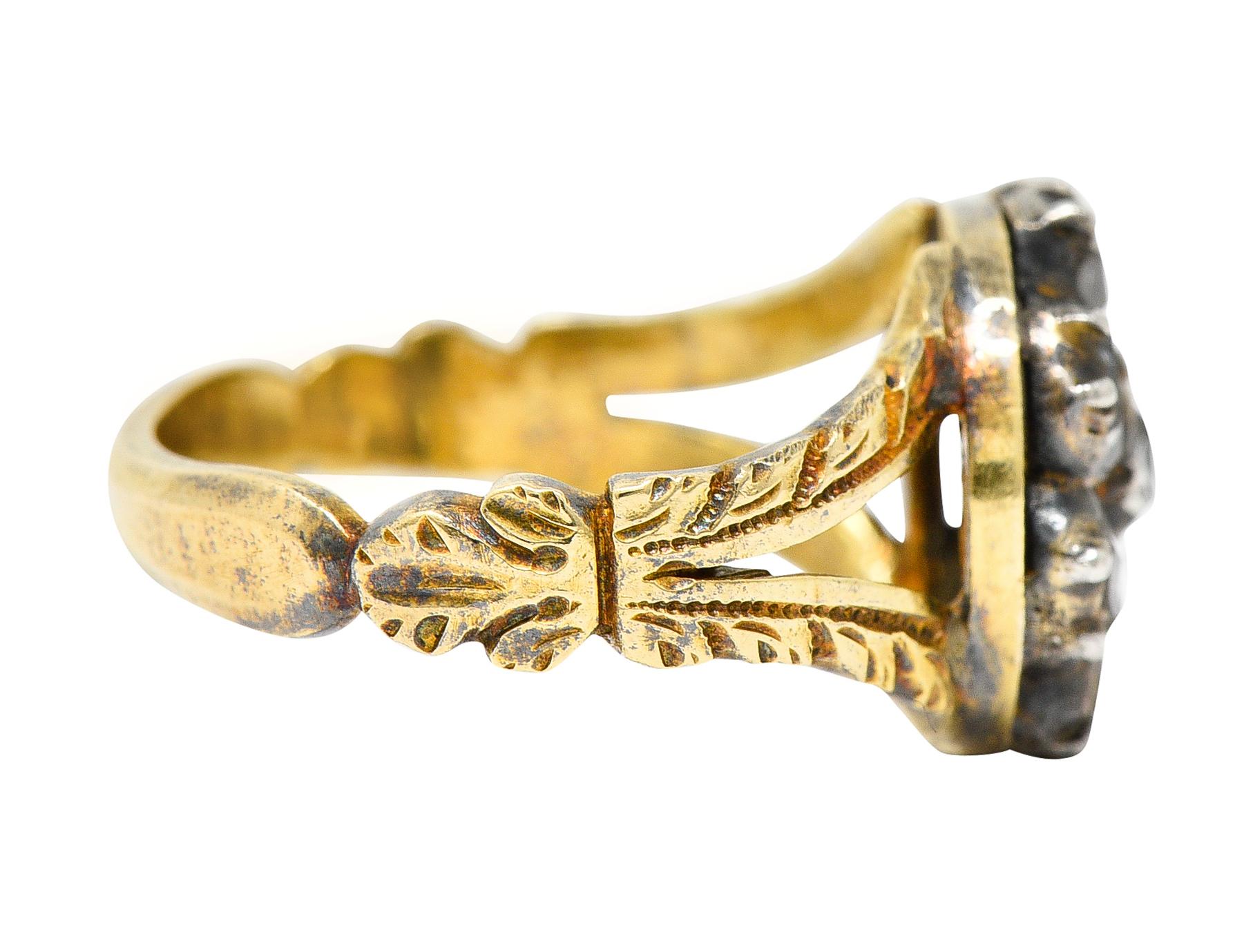 Georgianischer 14 Karat Gold-Cluster-Ring mit Diamanten im Tischschliff und Silberauflage im Zustand „Hervorragend“ in Philadelphia, PA