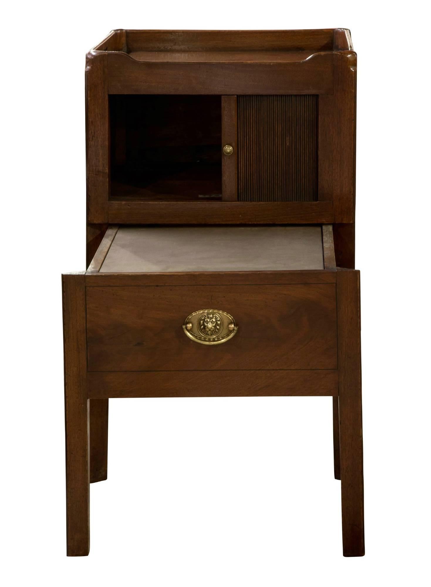 Georgian Tambour Fronted Commode In Good Condition For Sale In Salisbury, GB