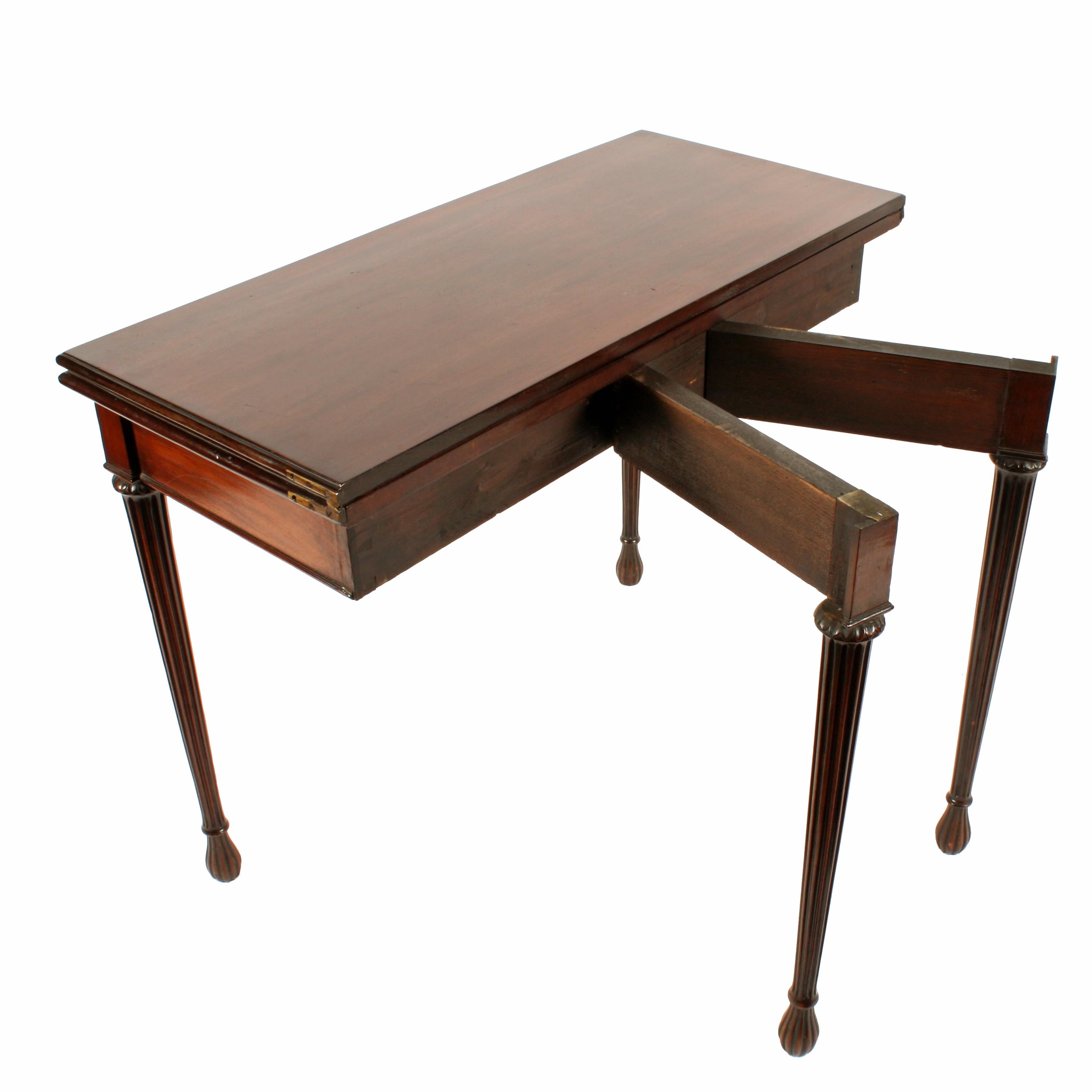 Scottish Georgian 'Tassel Toe' Tea Table For Sale