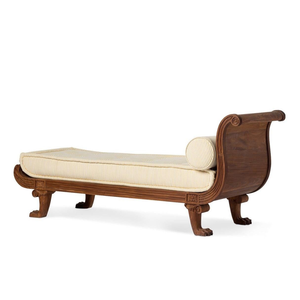 Chaise longue de madera de teca georgiana con patas de garra para interior y exterior - Tienda de campaña de DH Estadounidense en venta