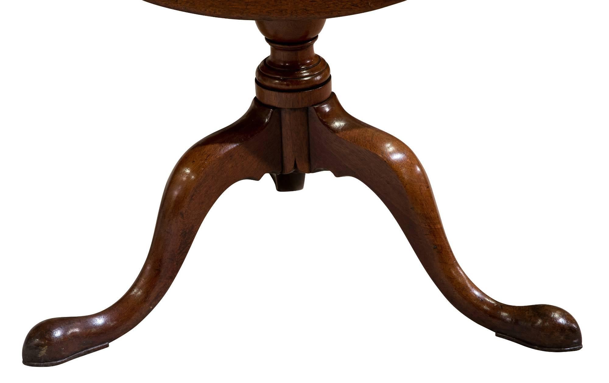 18th Century Georgian Tilt-Top Table For Sale